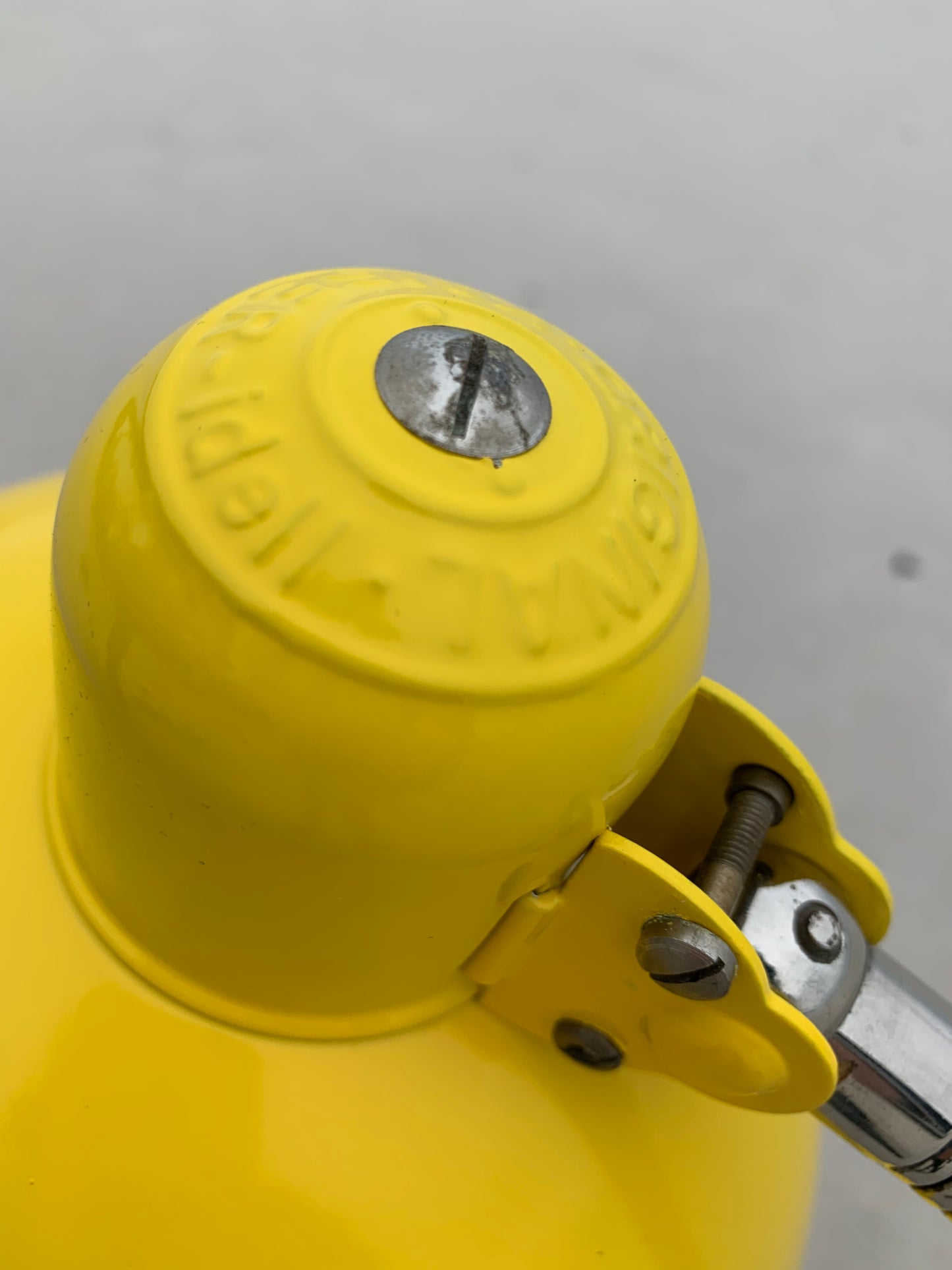 Kaiser Idell 6561 - Gelb