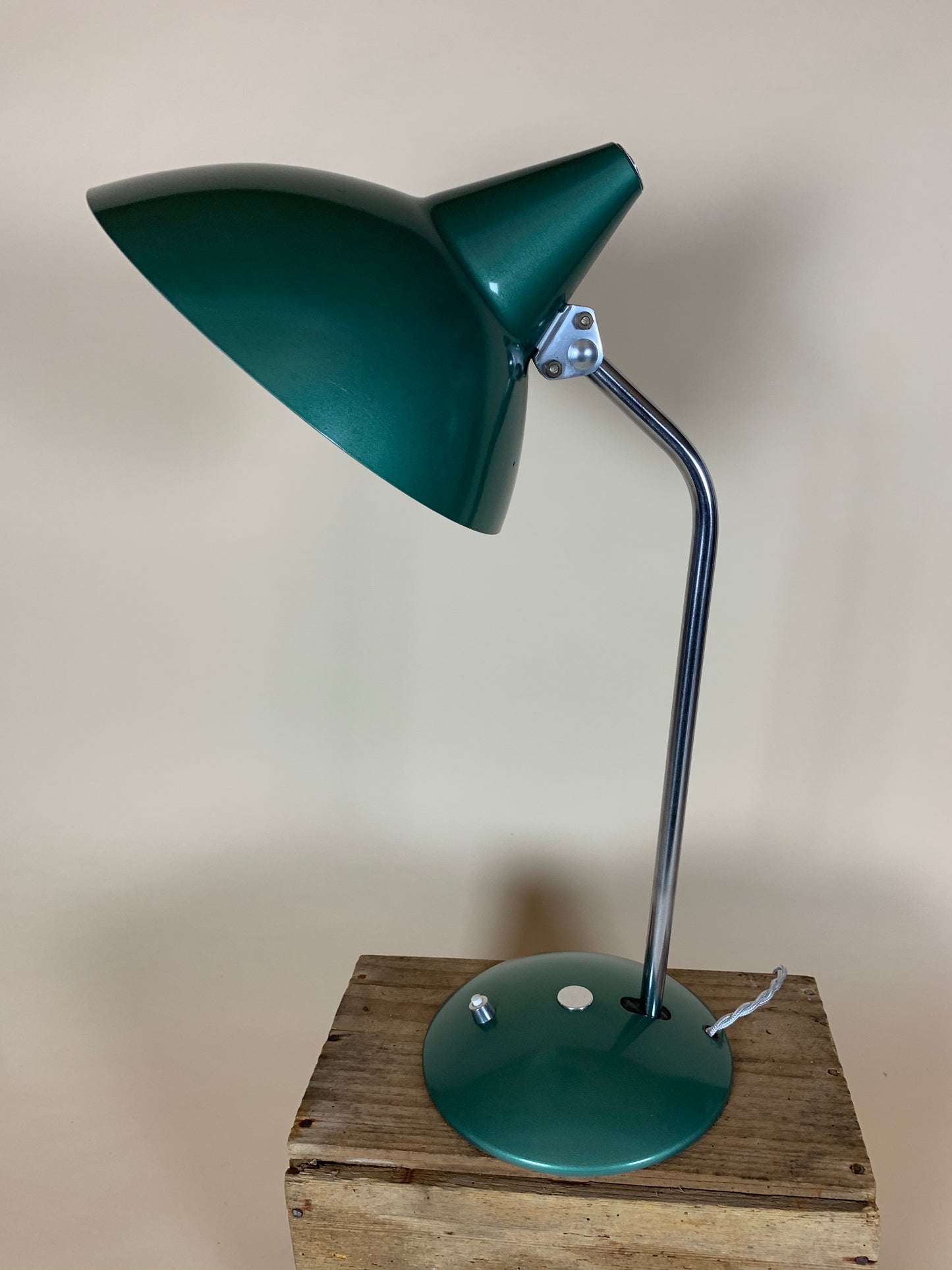 Helo Tischlampe - Grüner Metallic-Lack