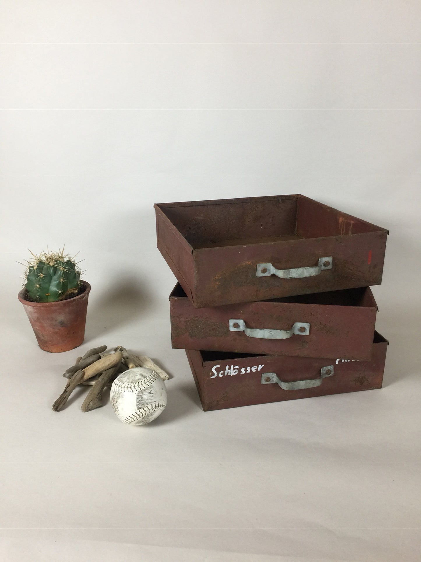 Metallbox mit Tragegriff (Preis gilt pro Stück)