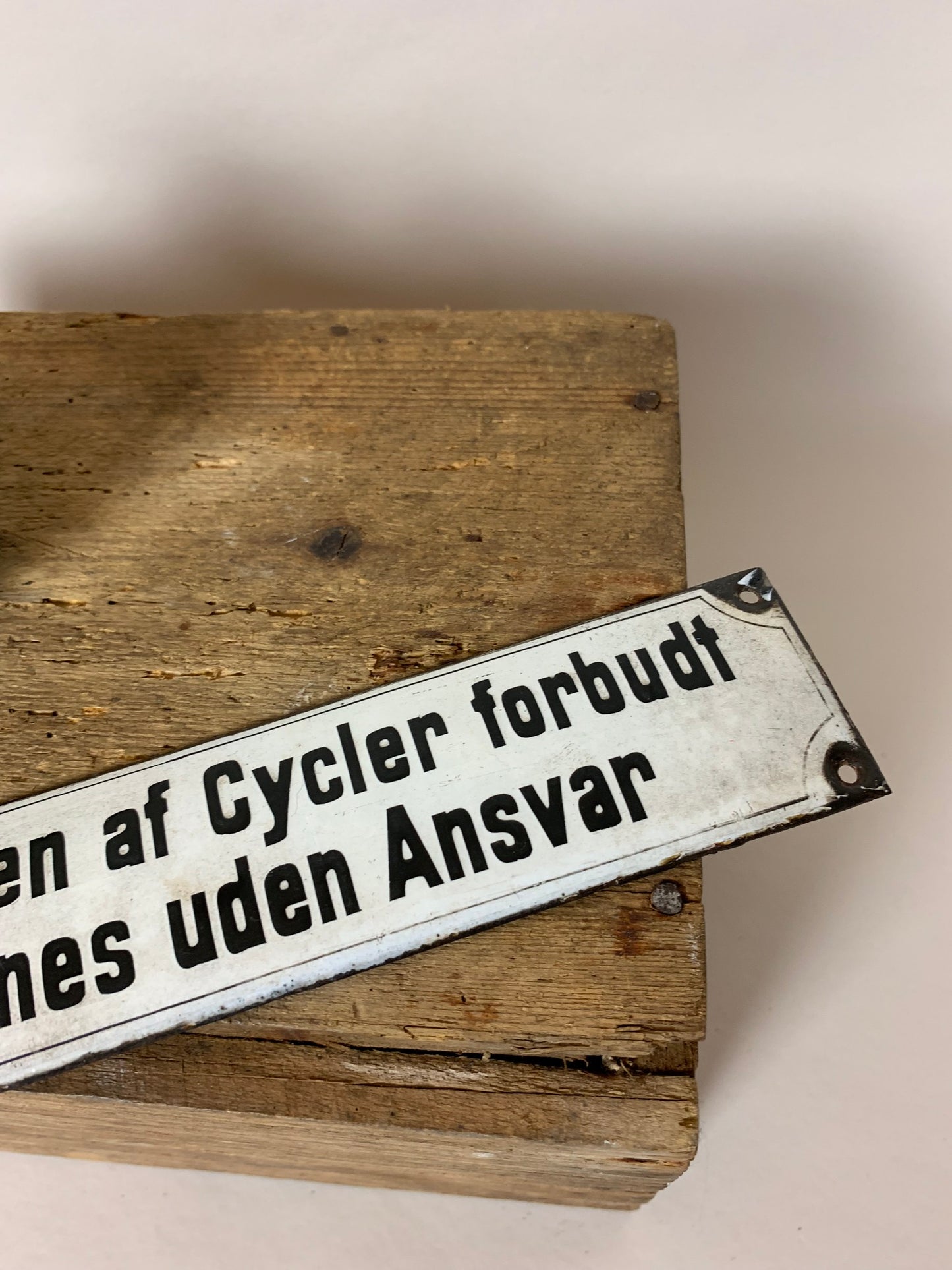 Altes und lustiges Emailschild