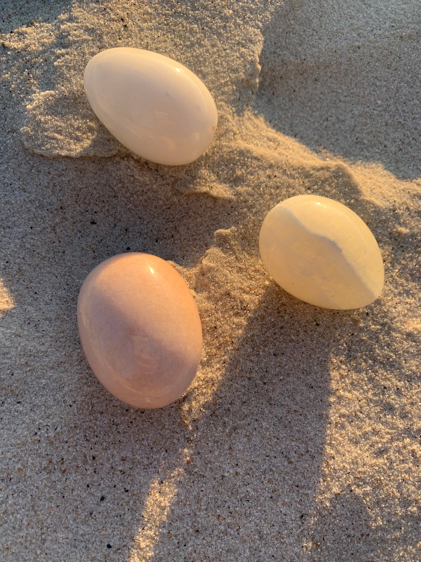3 dekorative Eier aus Marmor