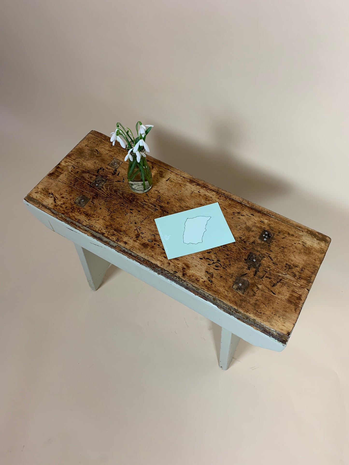 Kleine Bank mit viel Patina