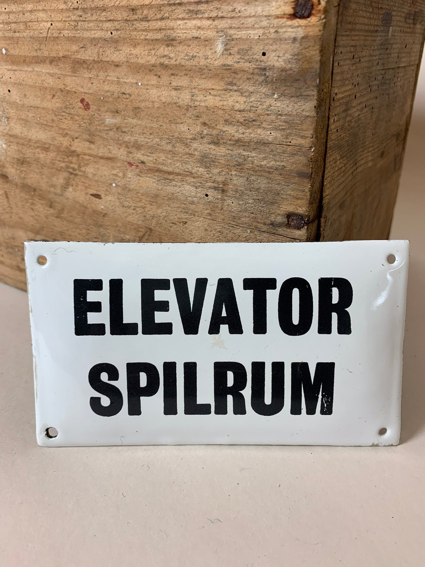 Lustiges Emailleschild für Aufzüge