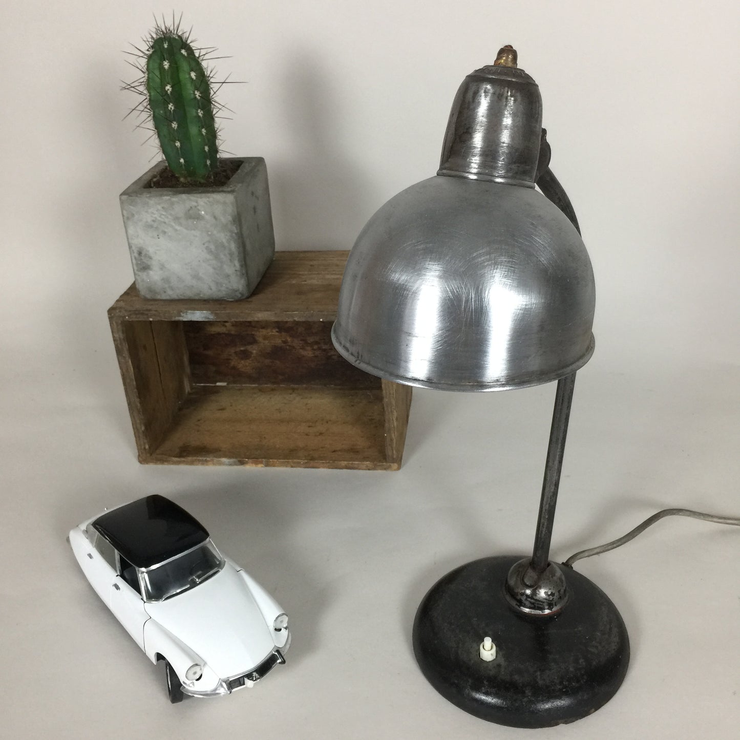 Kaiser Idell Tischleuchte Modell 6551