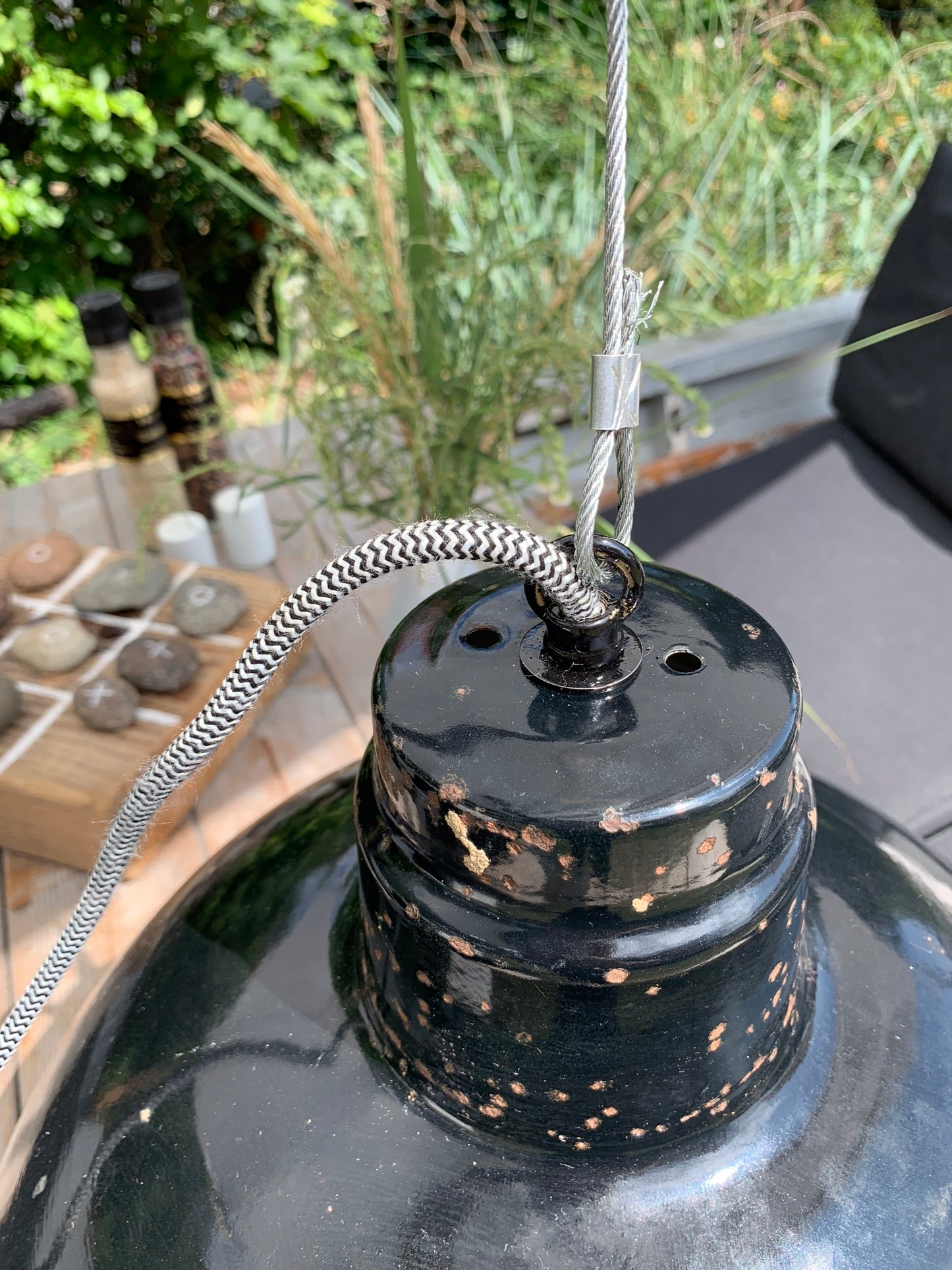 Große rohe und industrielle Lampe