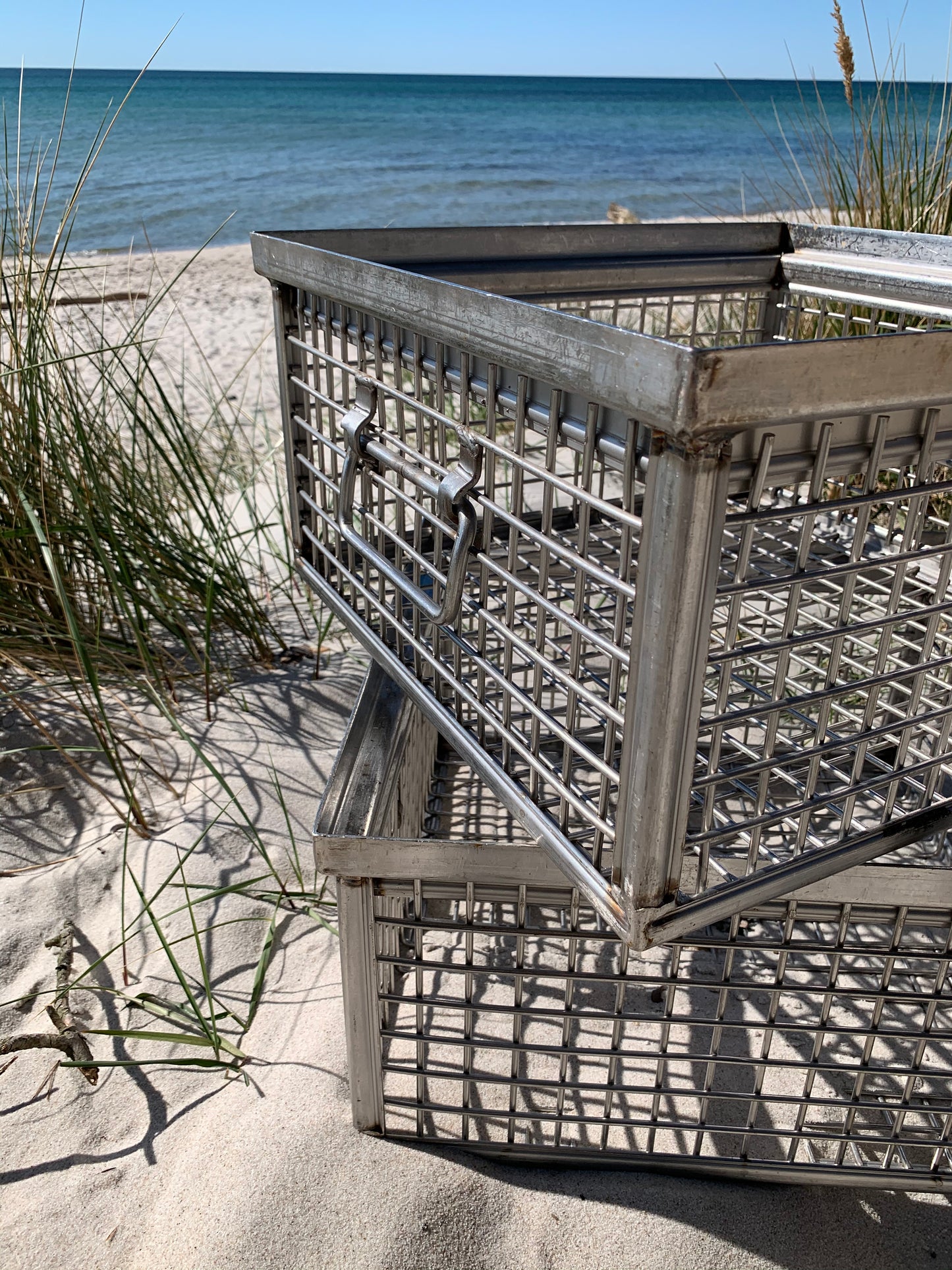 Schönes und schweres Metallgehäuse - Der Preis ist pro STCK.