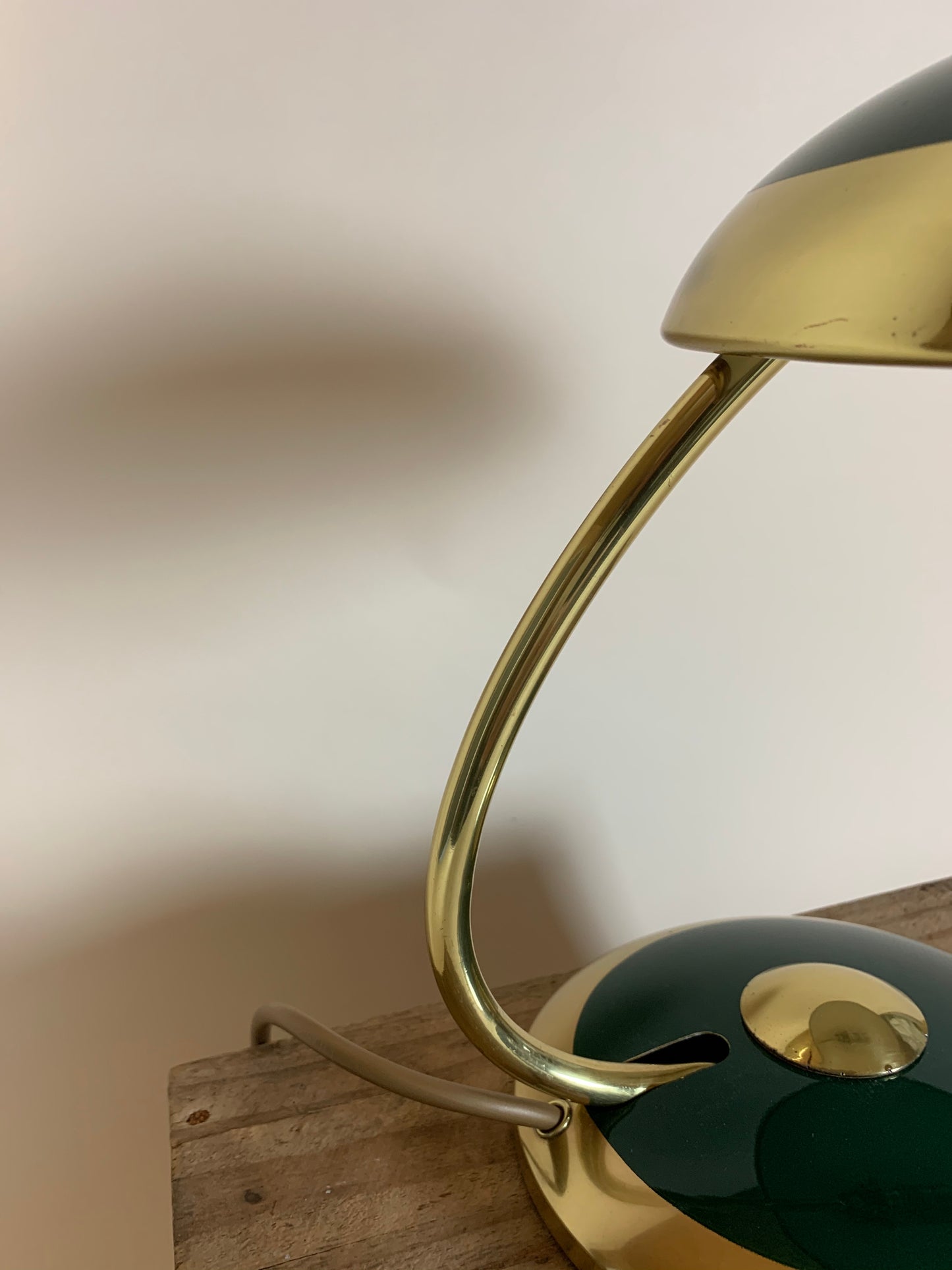 Helo Tischlampe - Grün und Messing