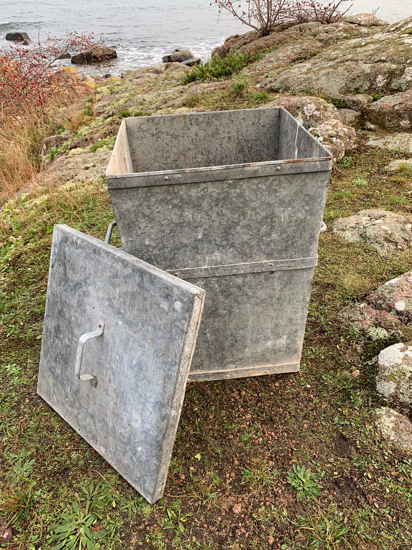 Aufbewahrungsbox mit Deckel