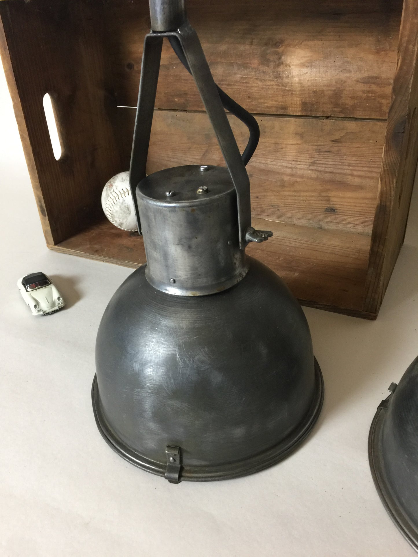 Schöne Lampe mit schöner Patina (der Preis gilt pro Stück)