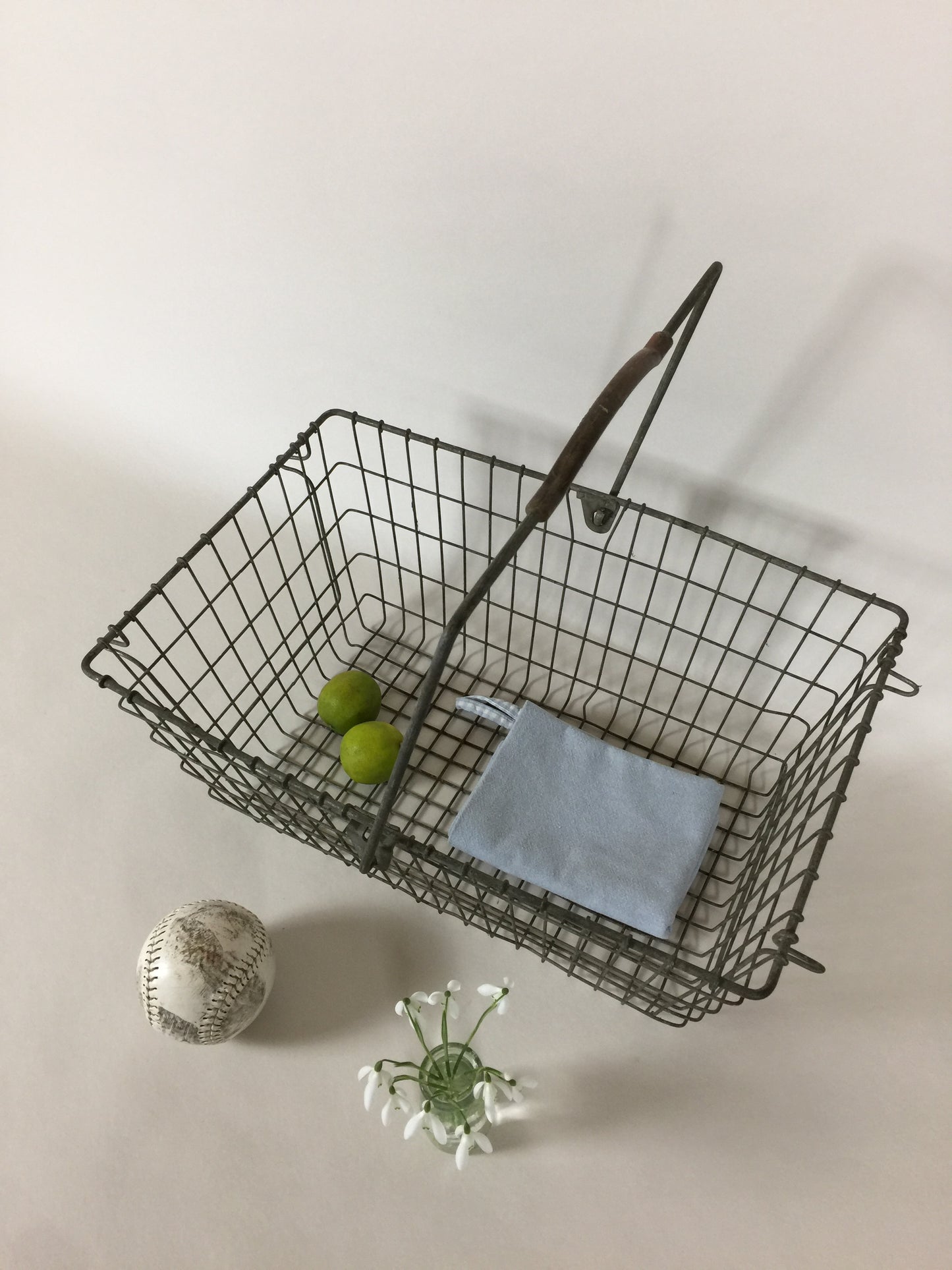 Schöner alter Einkaufswagen