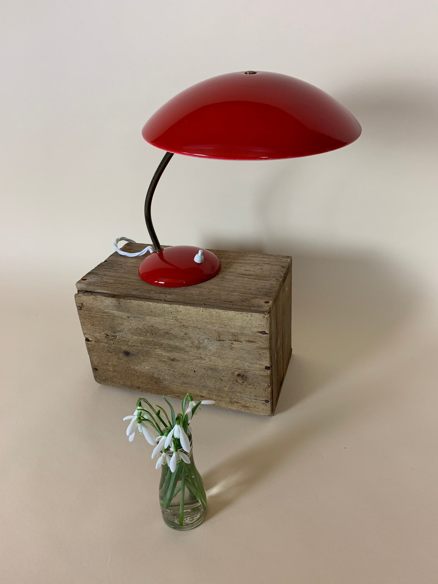 Schöne rote Christian Dell Tischlampe