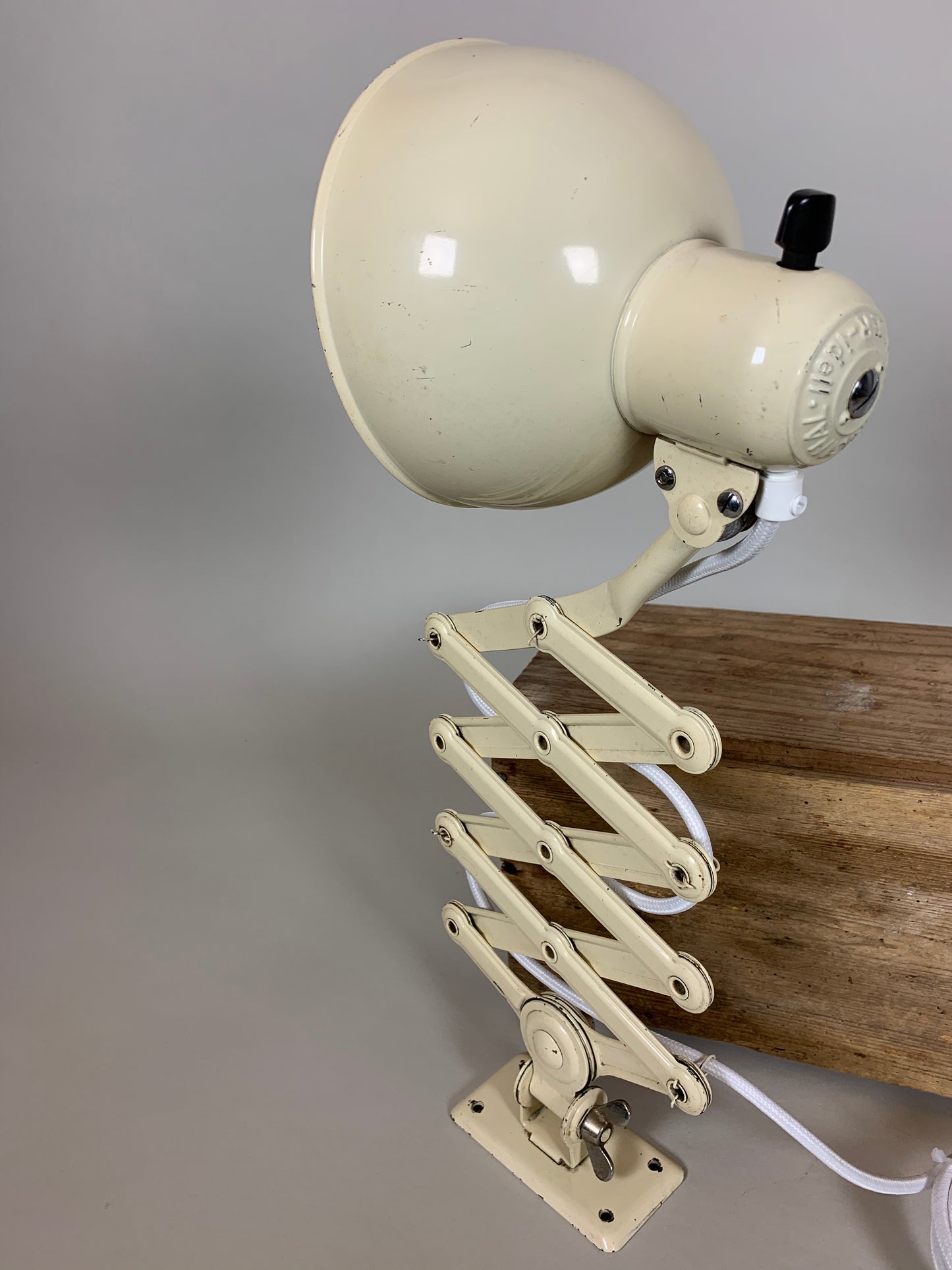 Kaiser Idell 6718 Scherenlampe