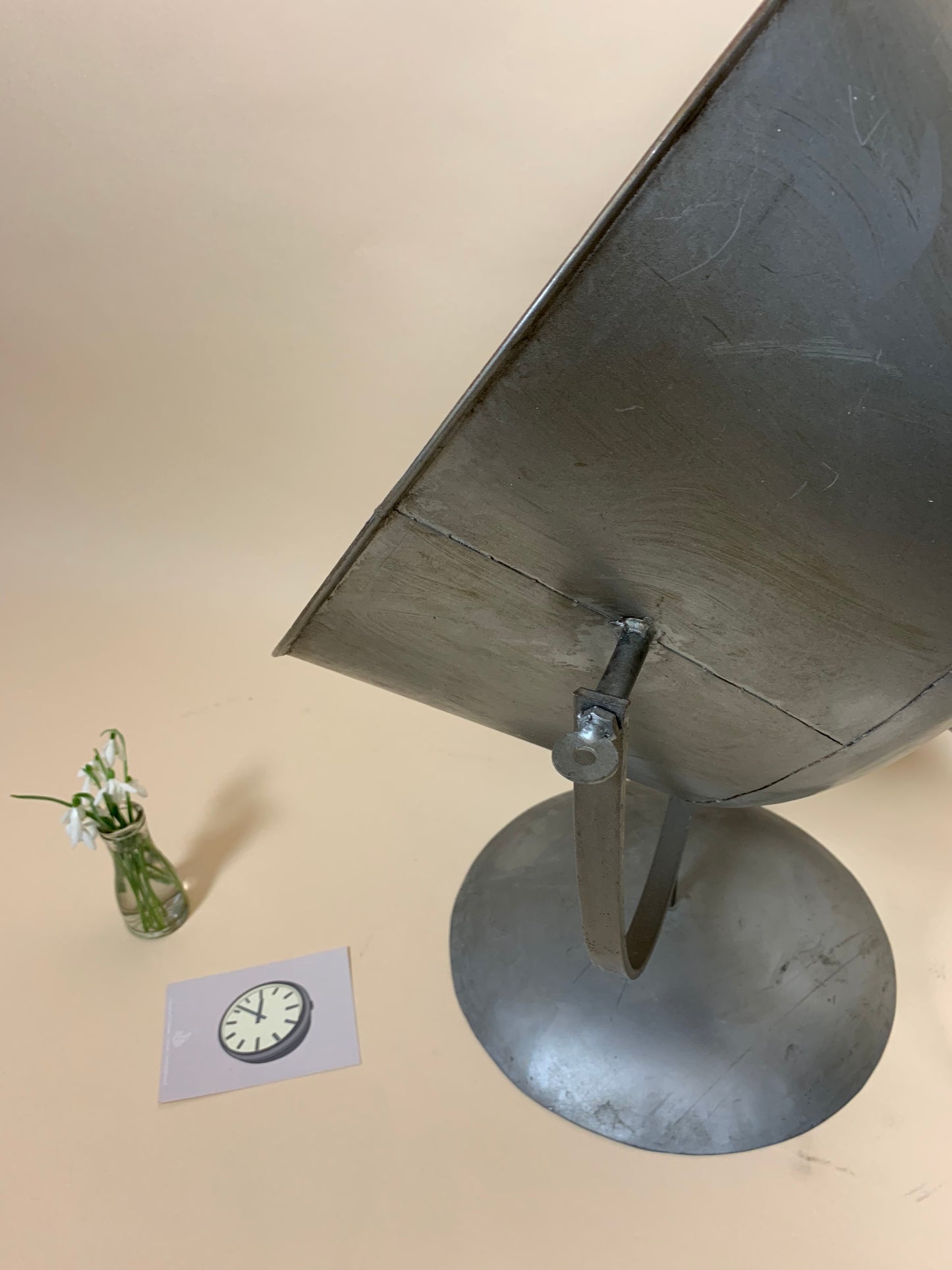 Große industrielle Stehlampe