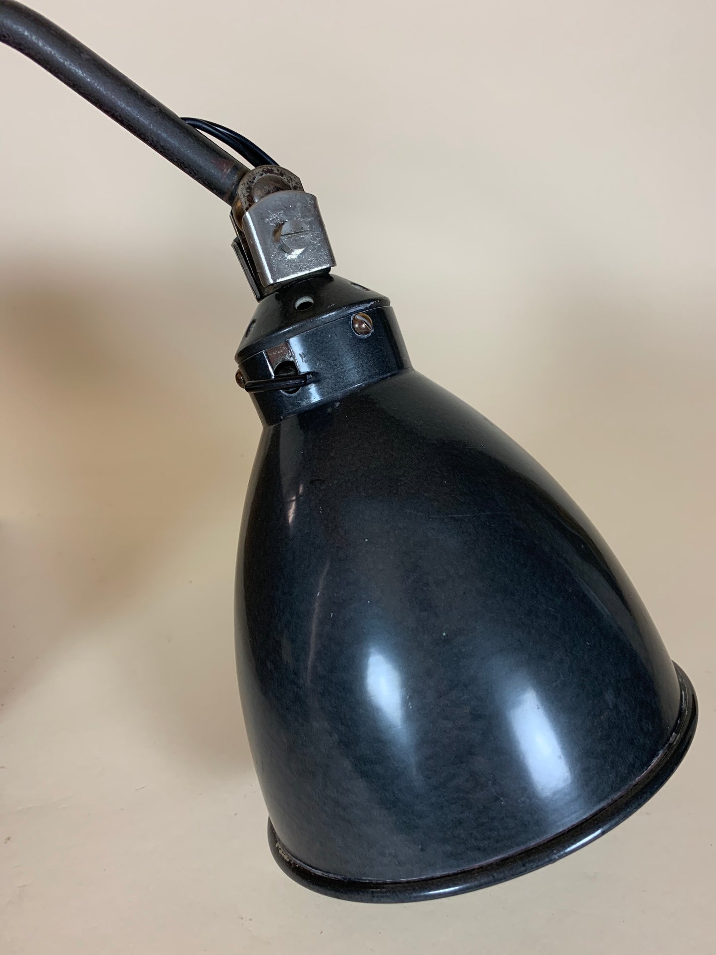 AGI Scherenlampe aus Belgien