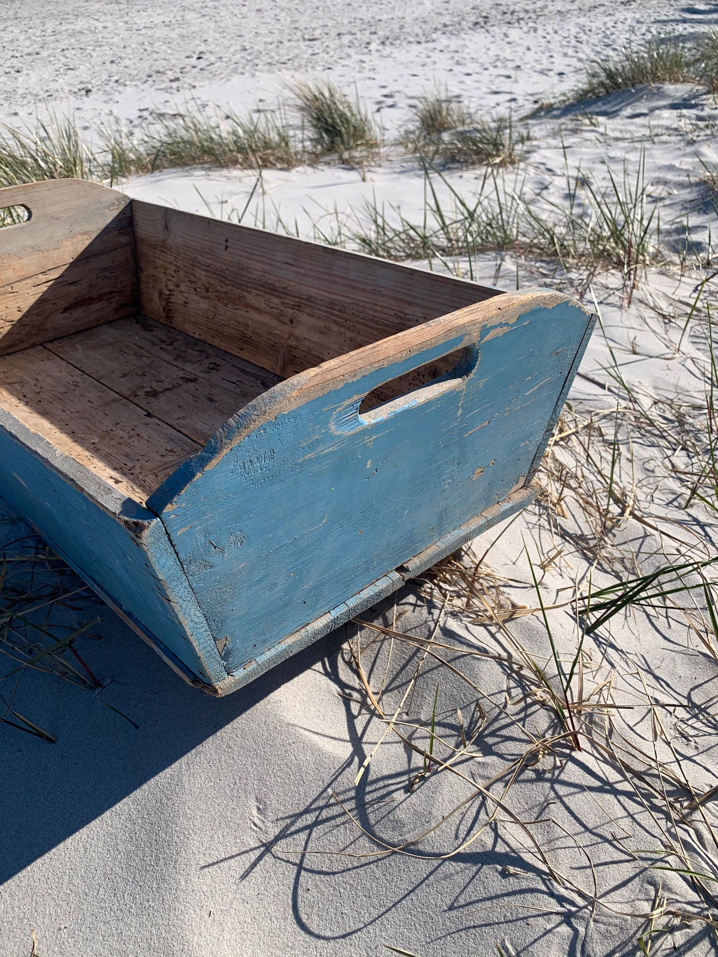 Blaue Holzkiste mit schöner Patina