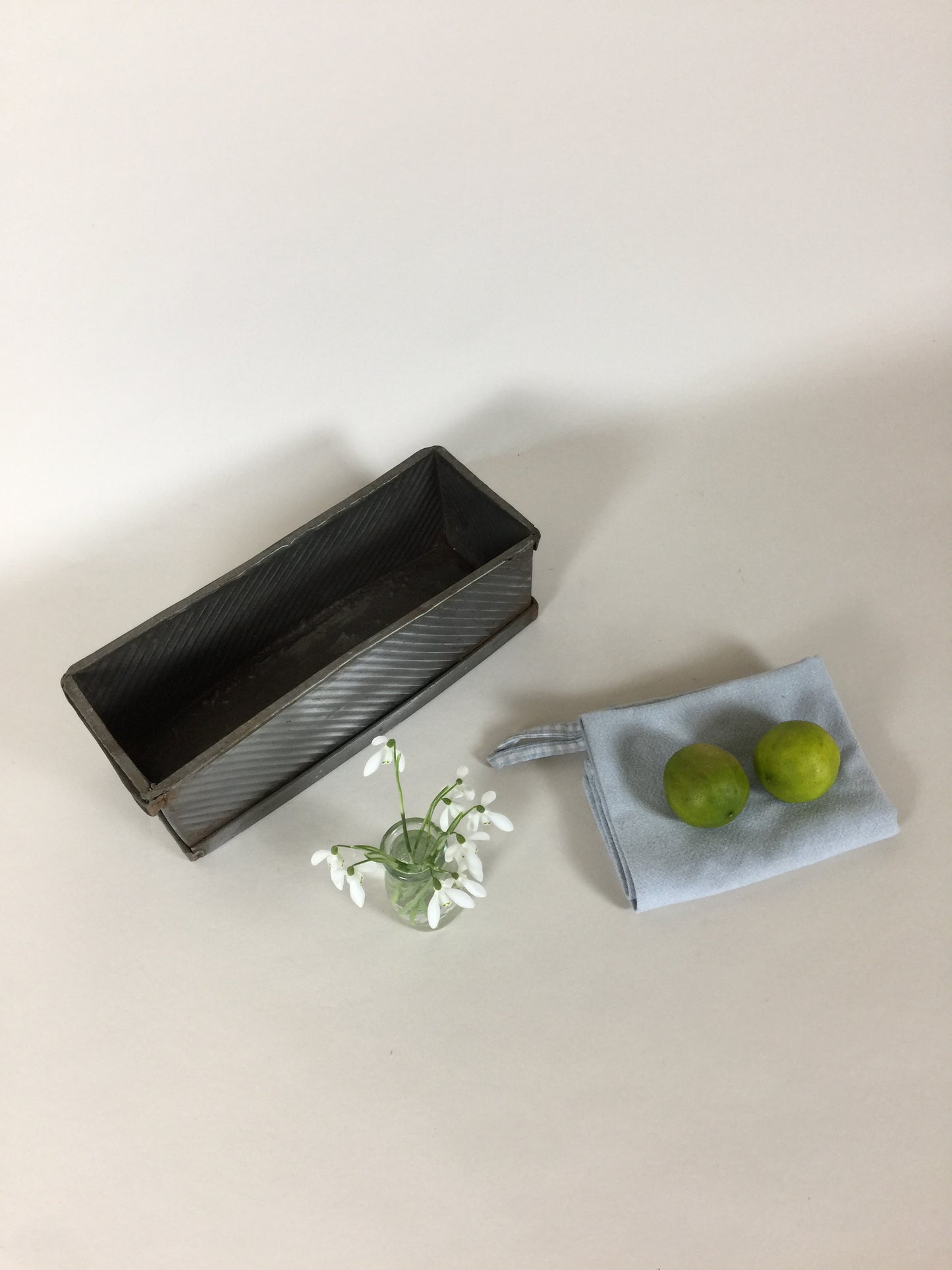 Rohe und dekorative "Backform"