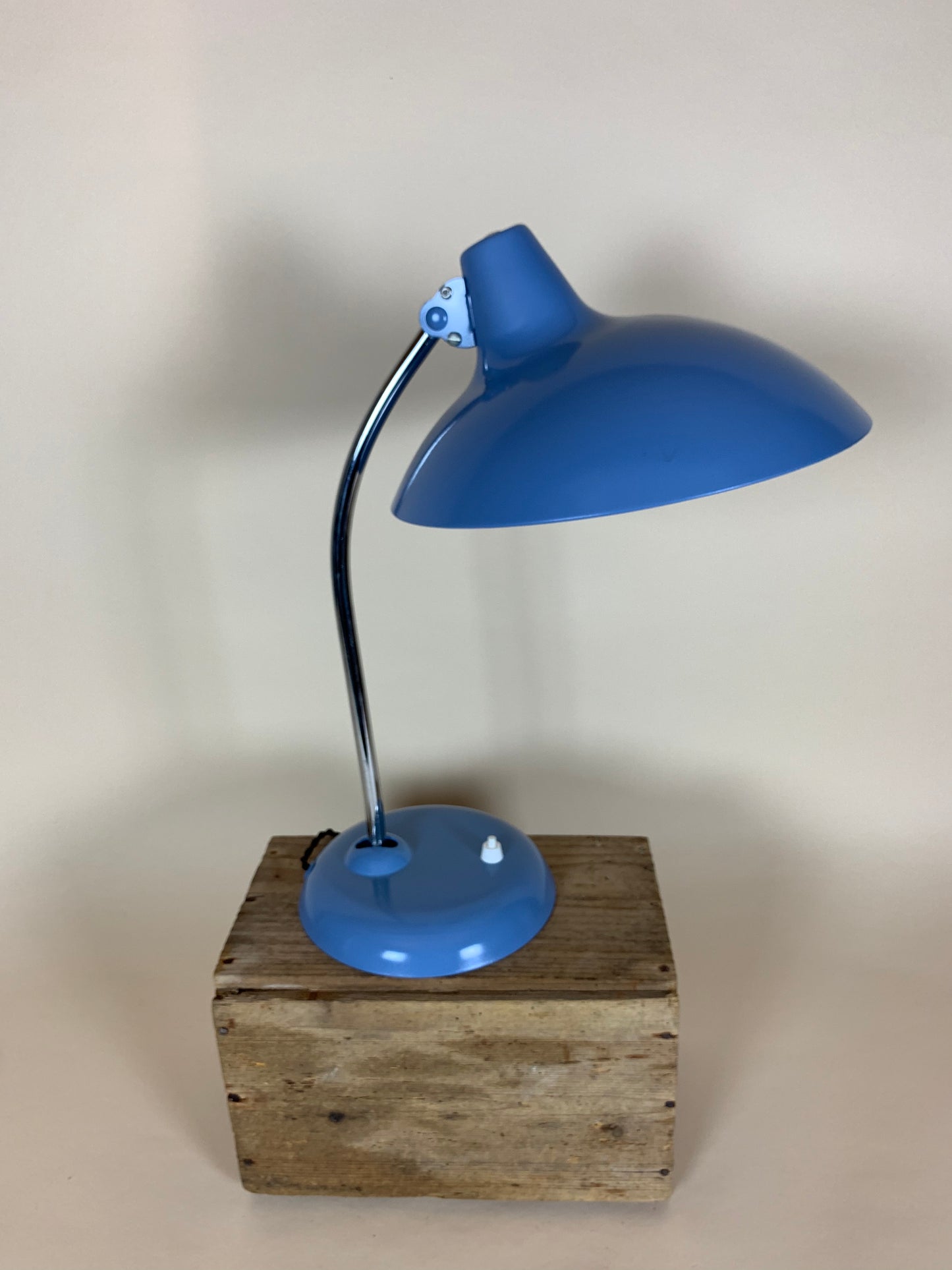 Kaiser Idell 6786 - Taubenblau