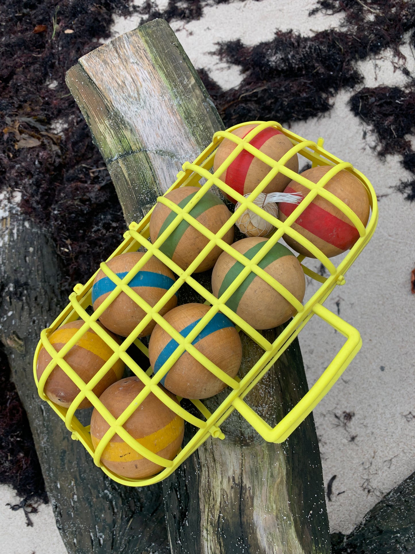 Altes Boule-Spiel mit 8 Holzkugeln