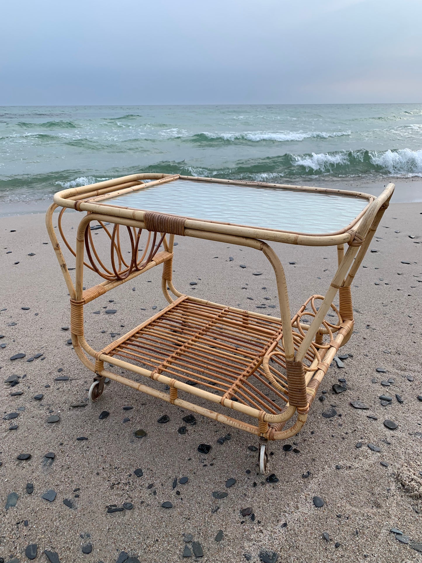Tisch/Wagen aus Bambus