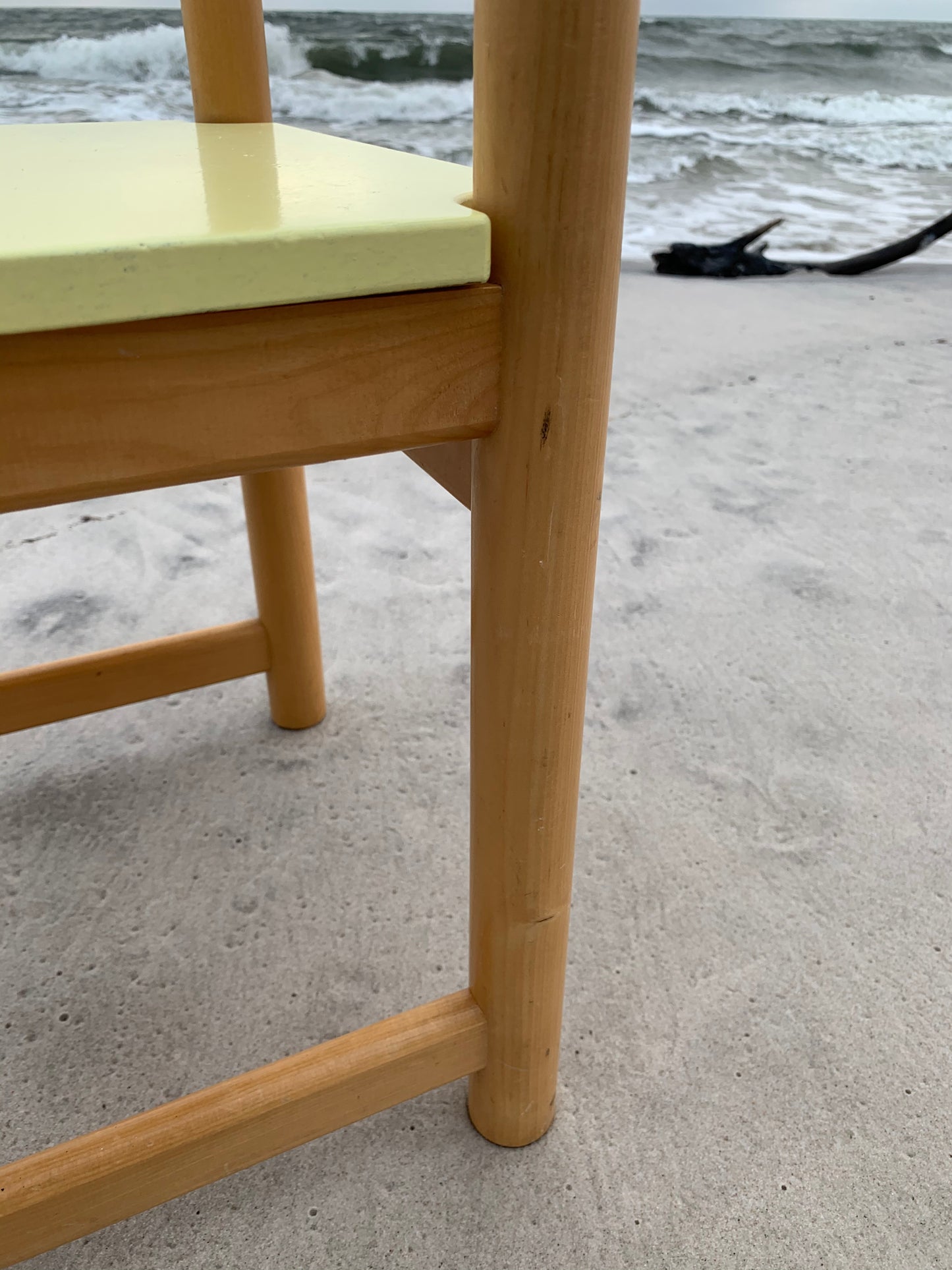 Solider Institutionsstuhl für Kinder - Gelb