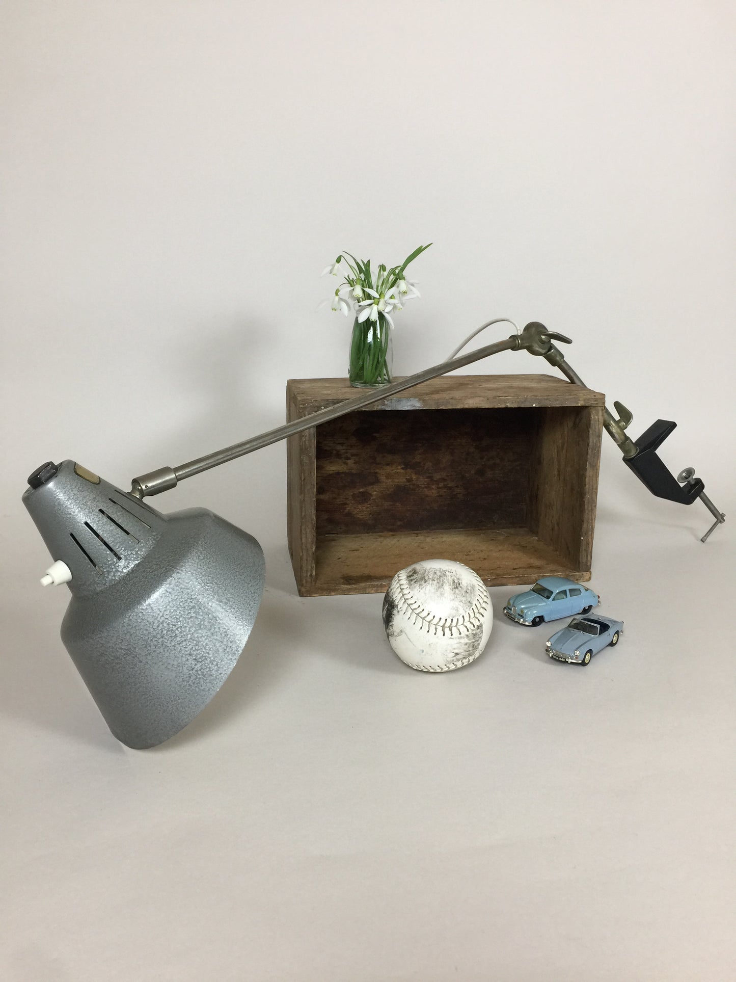Schöne und charmante französische Schreibtischlampe