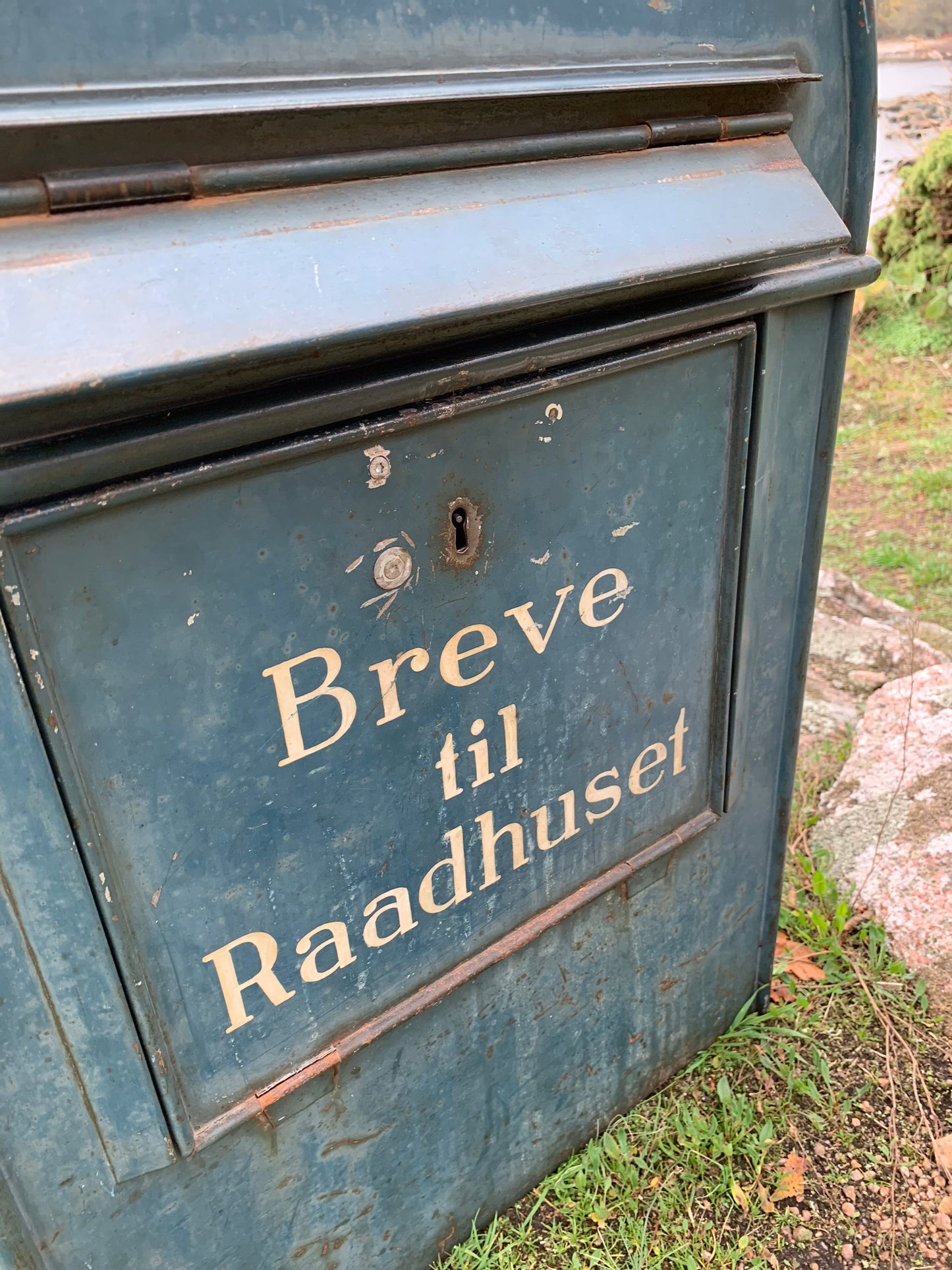 Briefkasten im bekannten Design