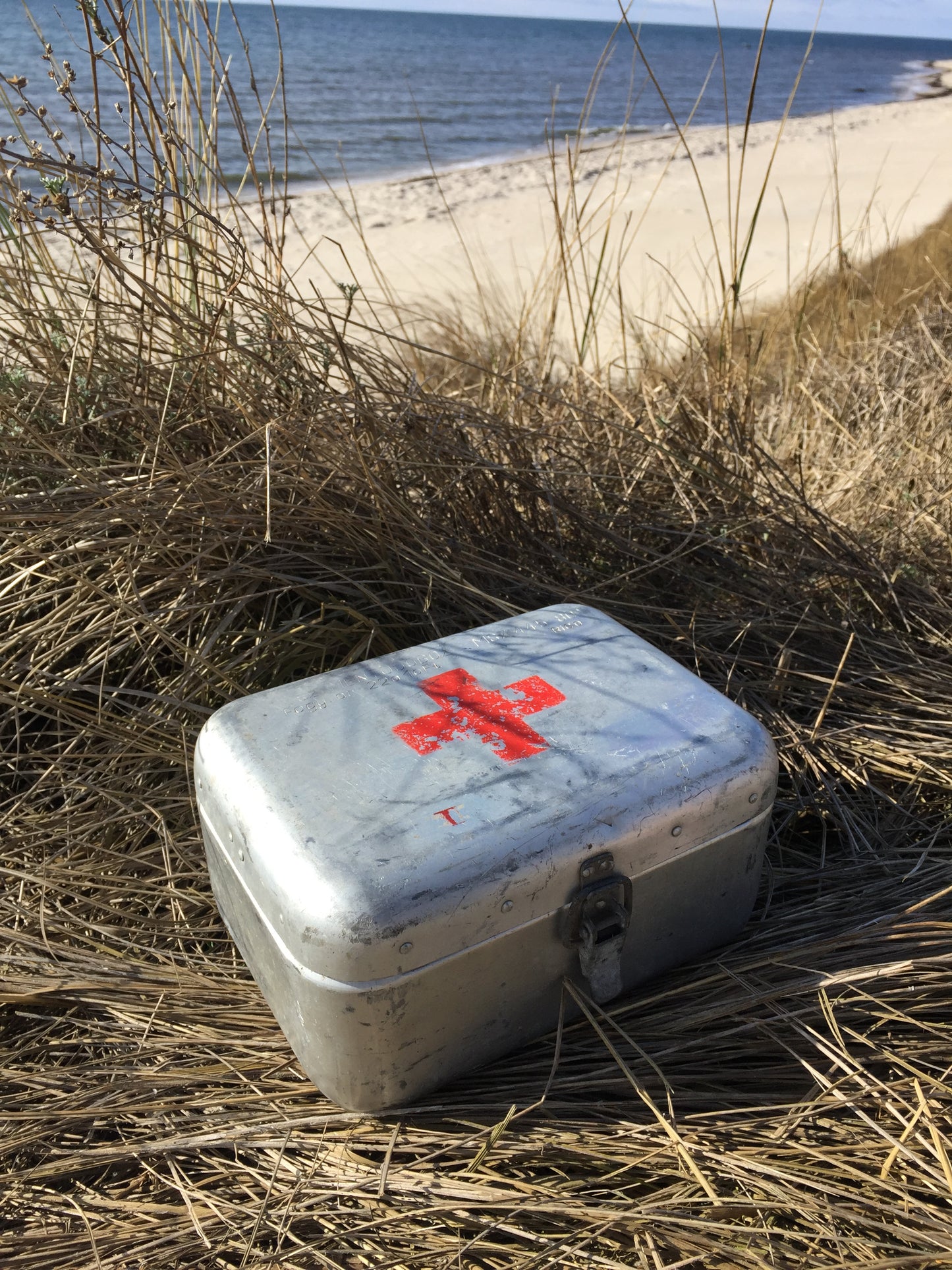 Rotkreuz-Box (mittleres Modell)