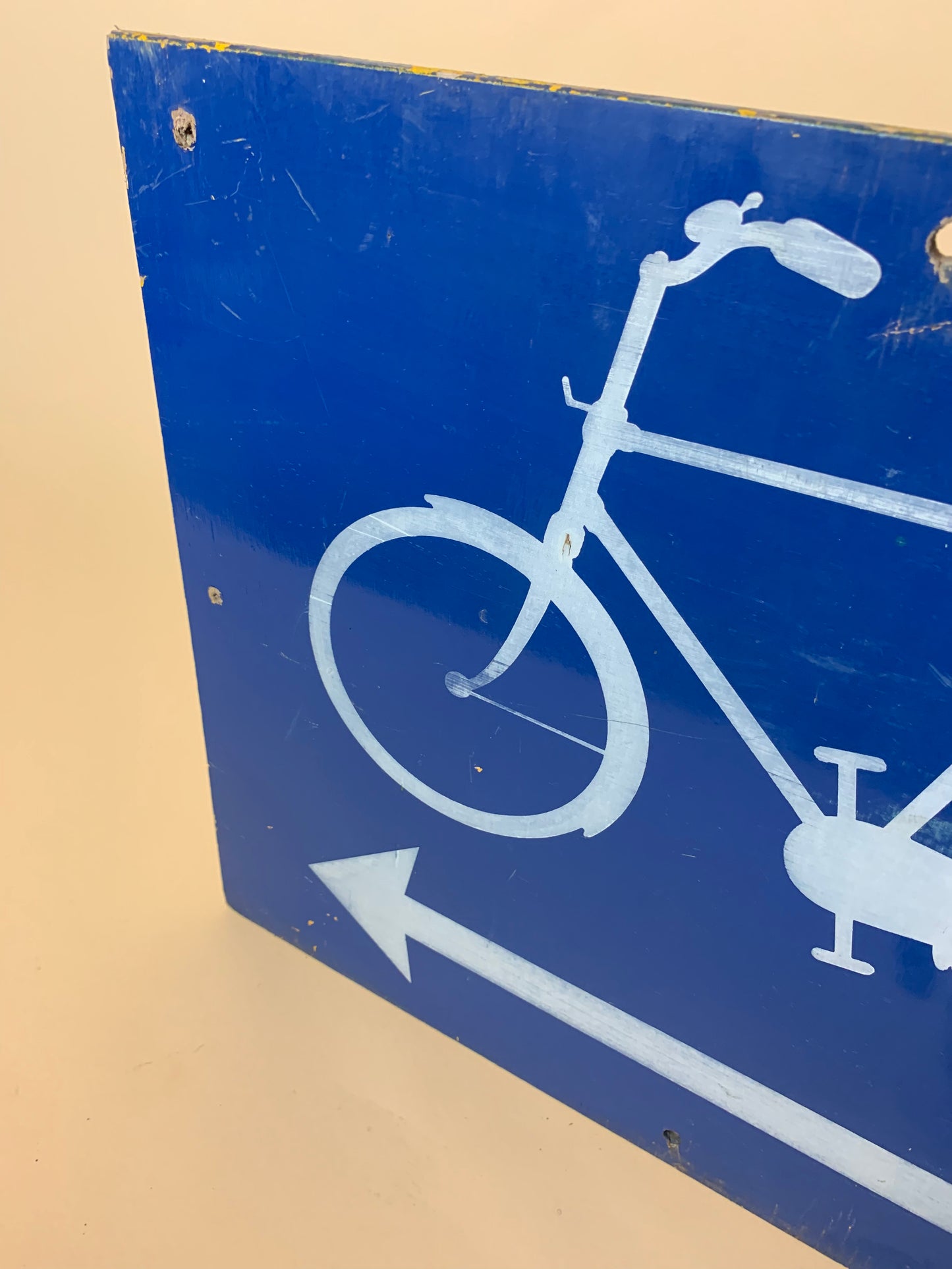 Dekoratives Fahrradschild aus Holz