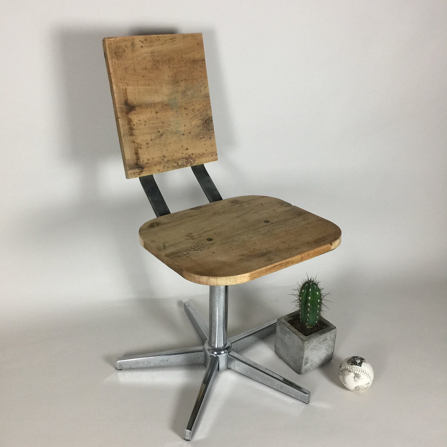Bürostuhl mit schönstem Rohholz