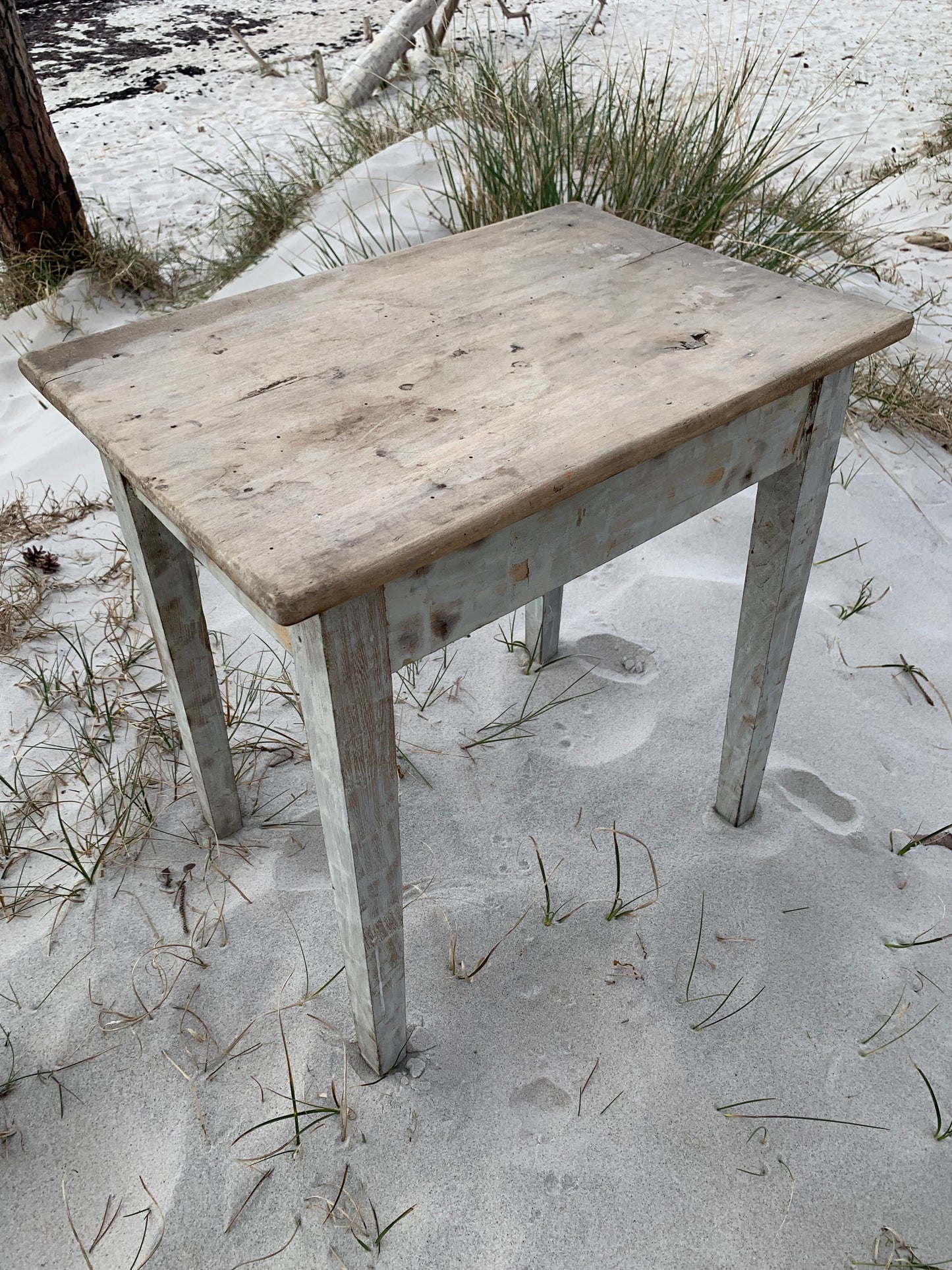 Französischer Kindertisch mit Schublade