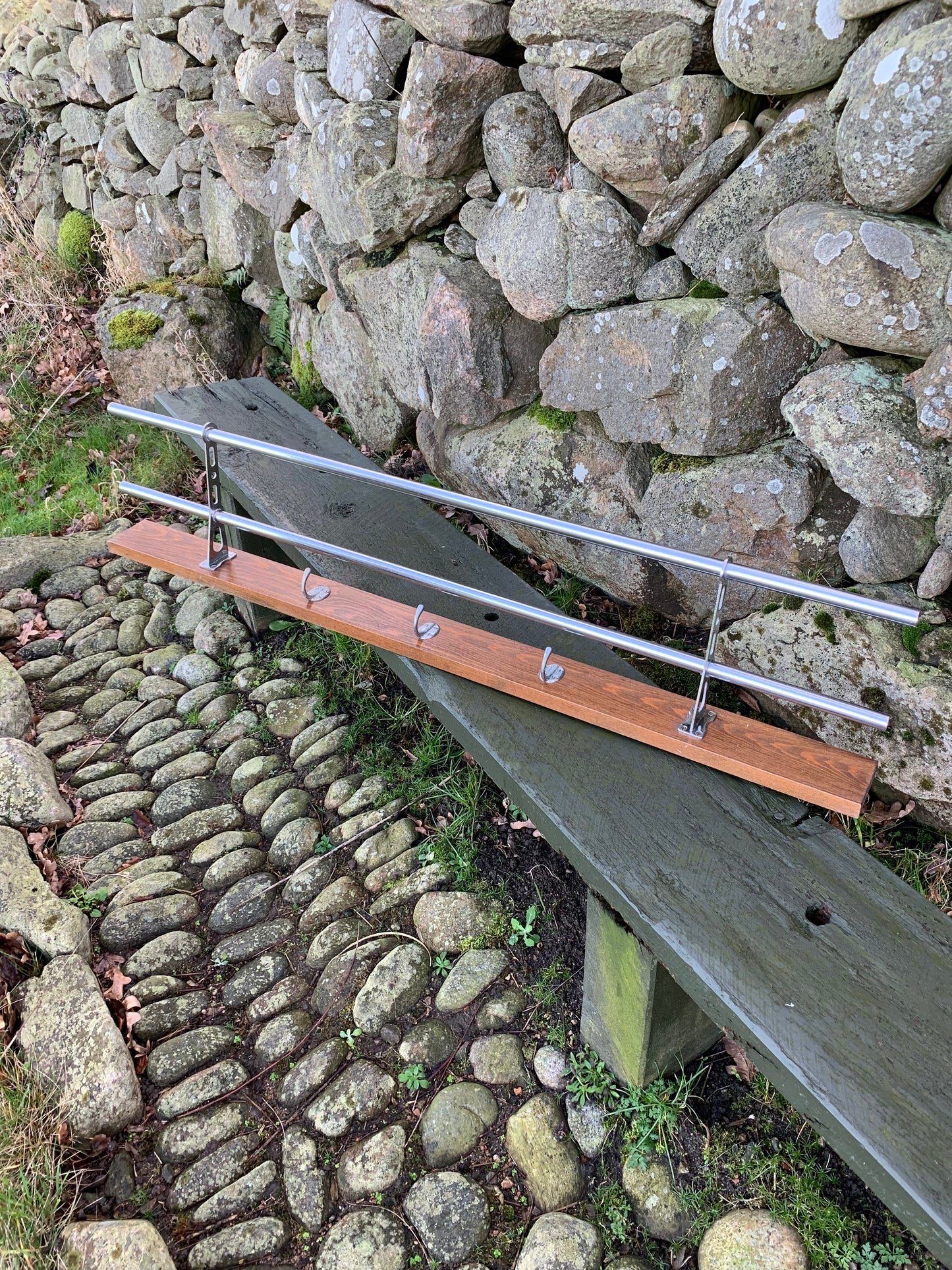 Hutablage mit Haken
