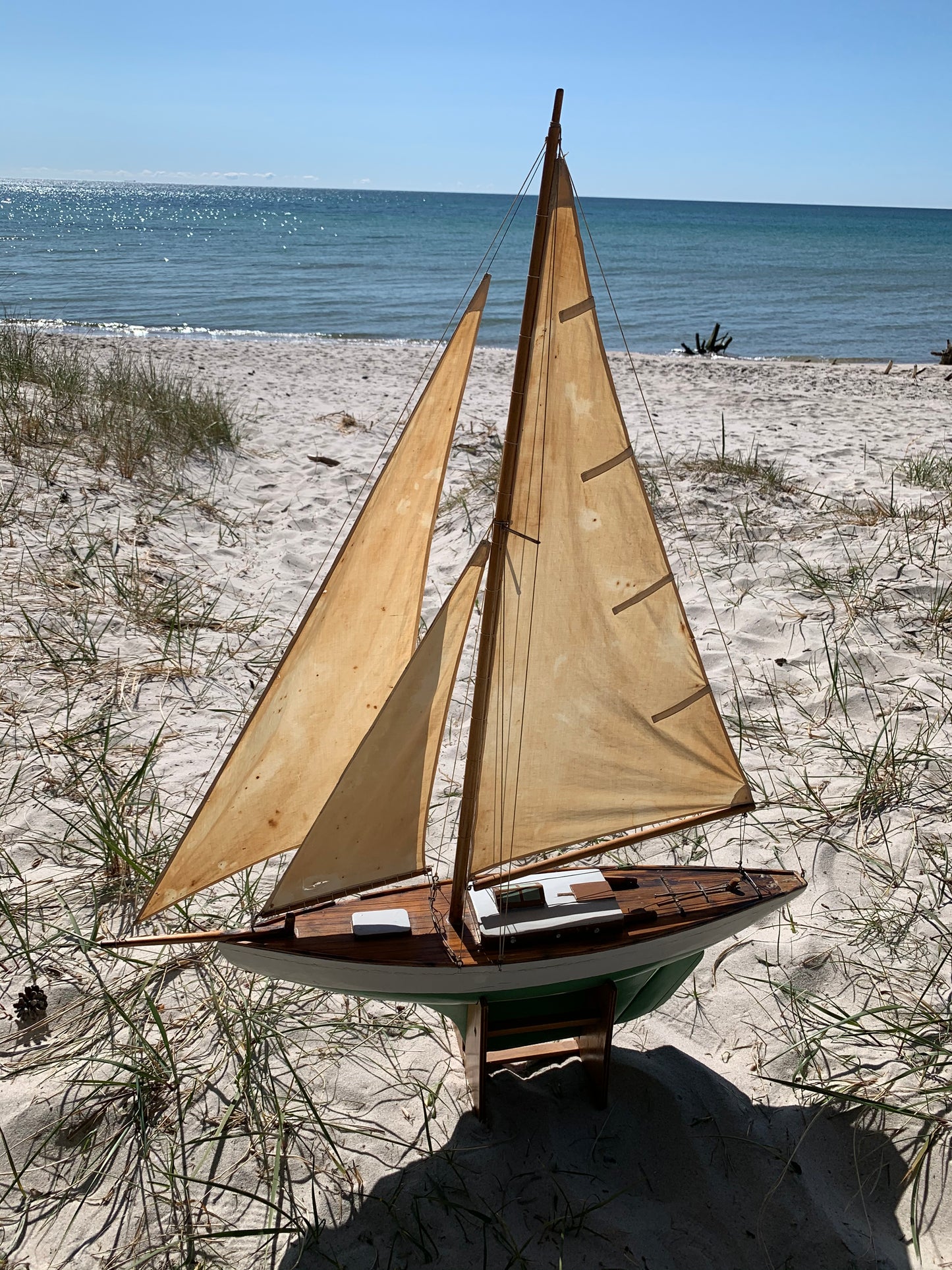 Modellschiff aus Holz