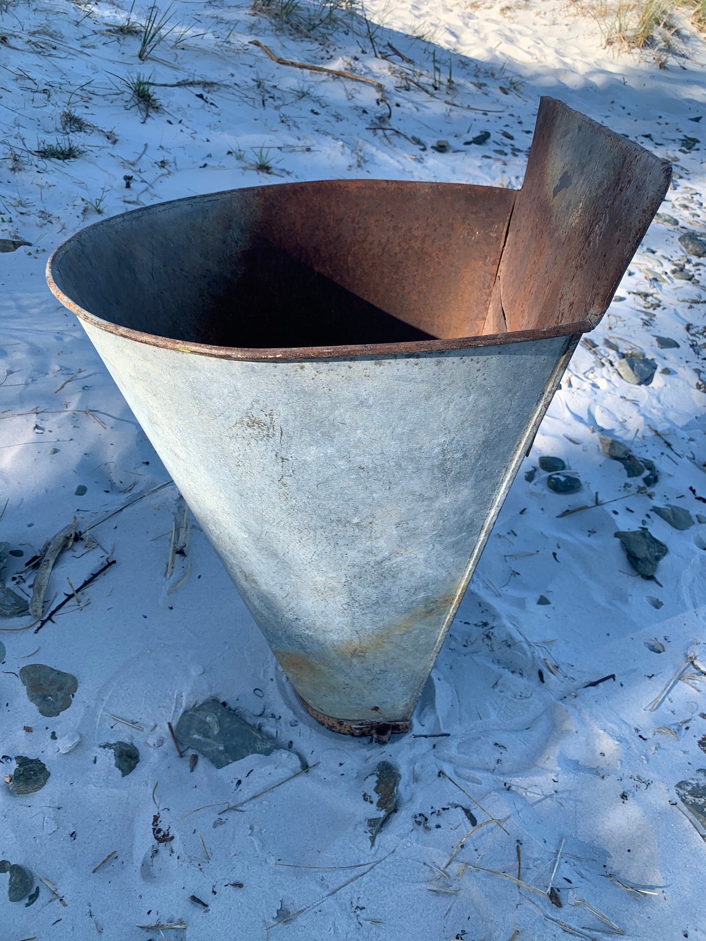 Schöner und großer "Eimer" für die Weinlese