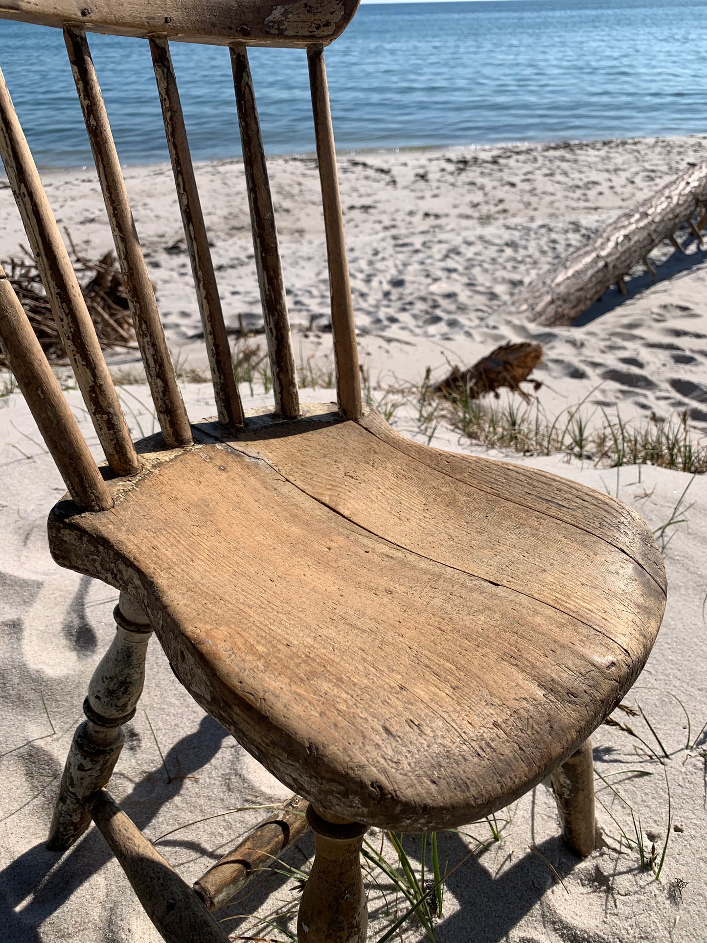 Sehr alter und sehr schöner Kinderstuhl