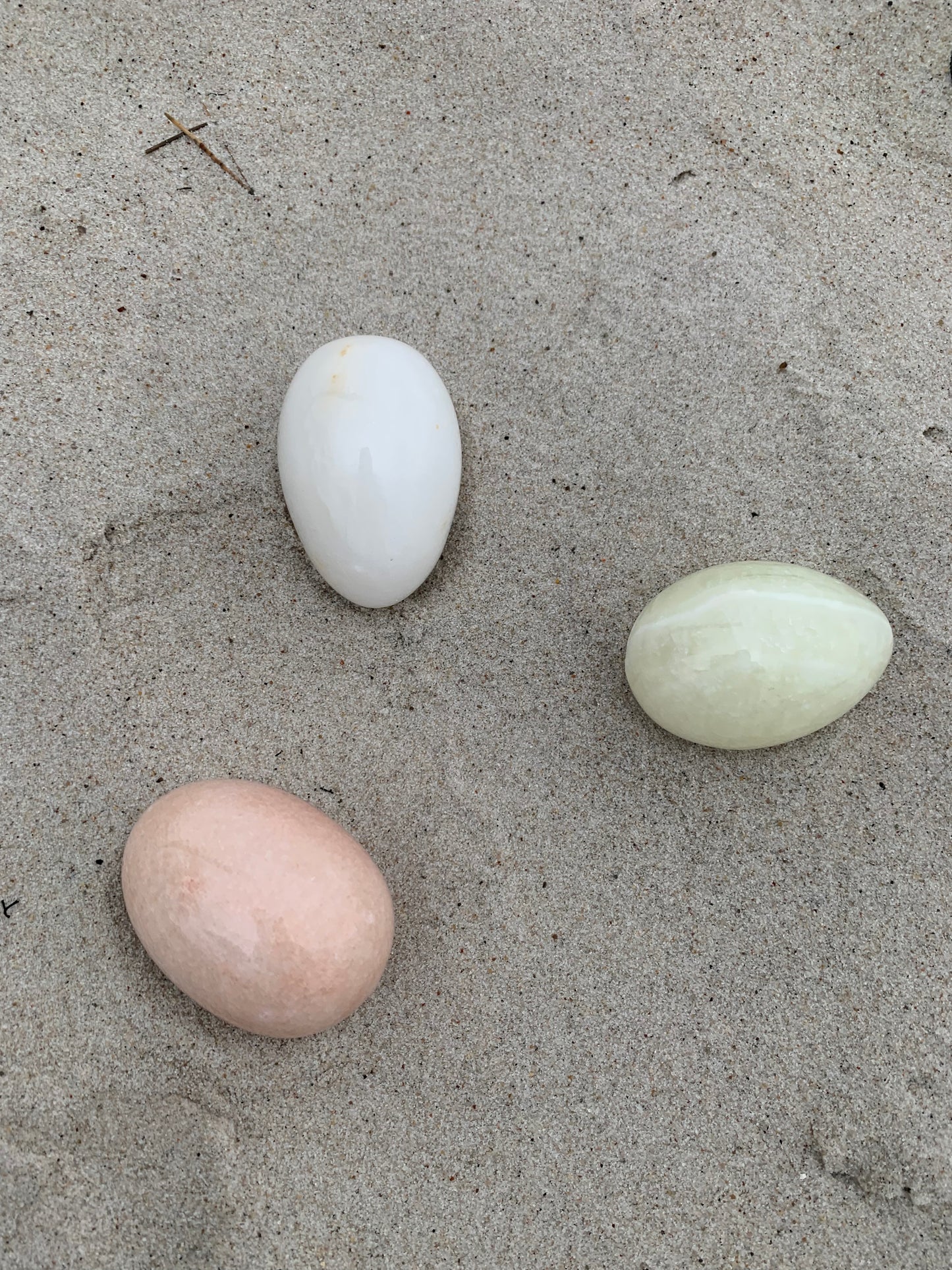 3 dekorative Eier aus Marmor