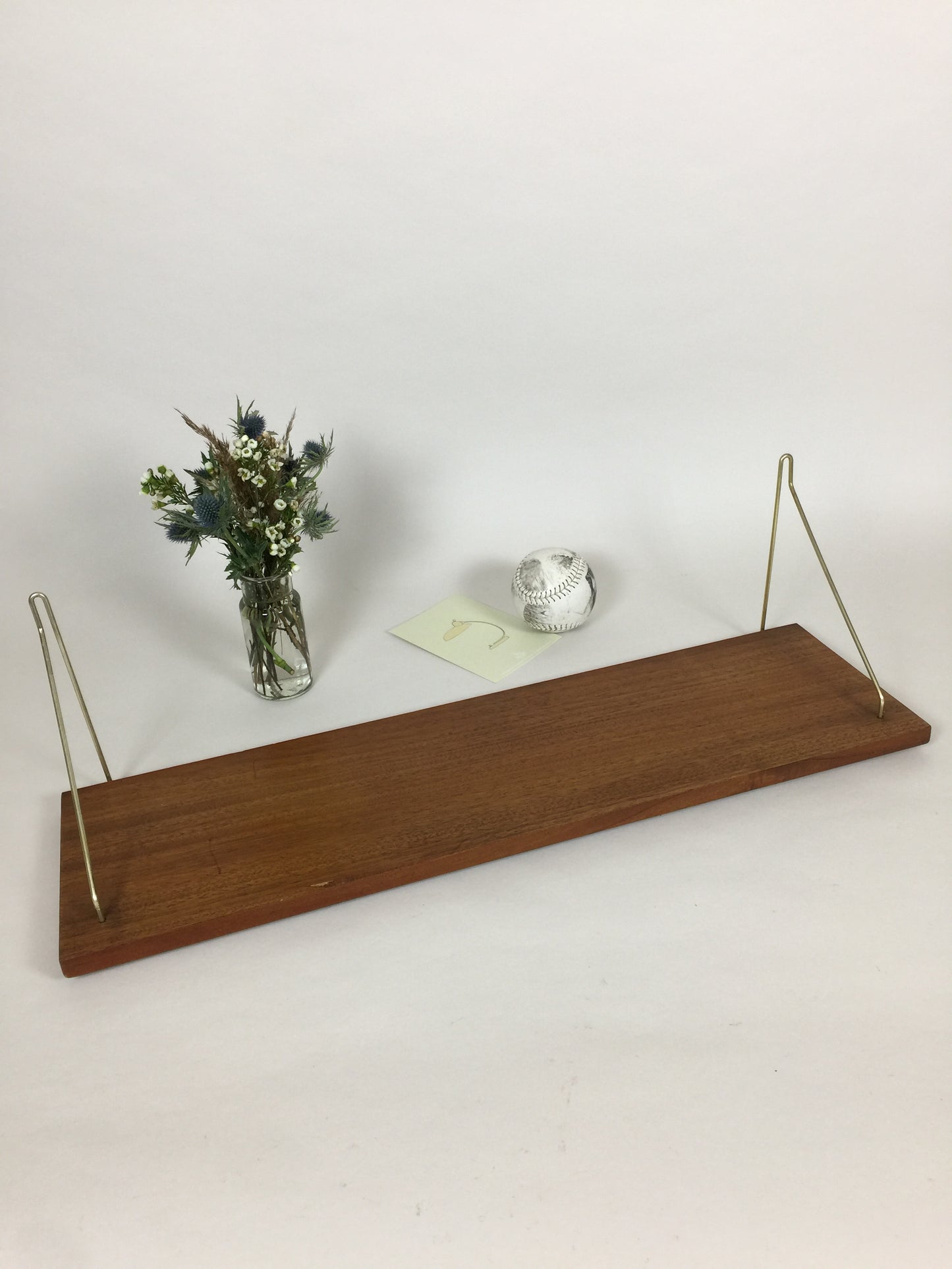 Schönes altes Regal in Teak