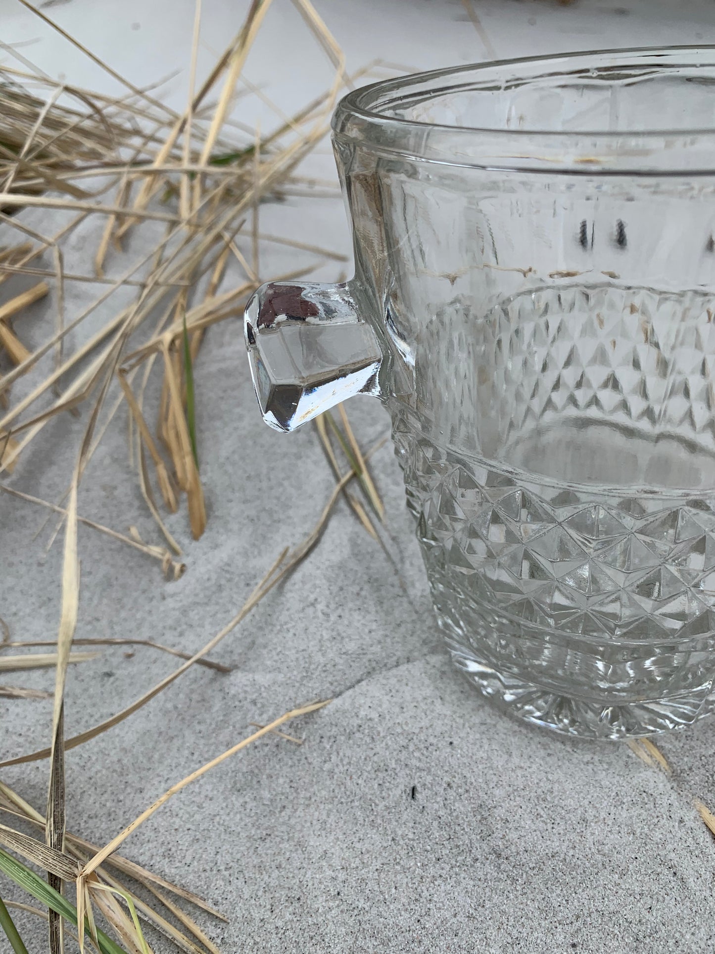 Eiskübel aus Glas mit Muster