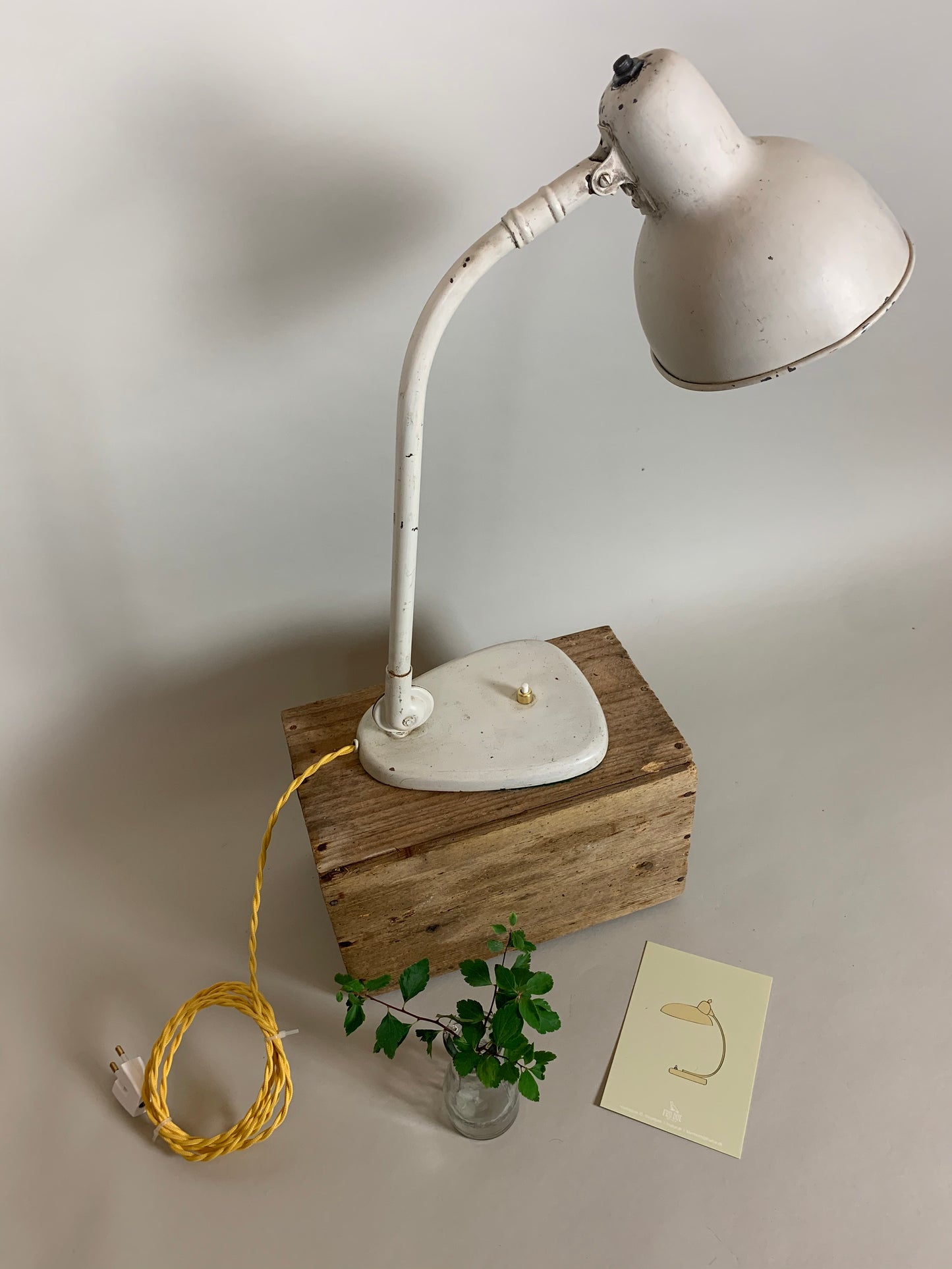 Schöne Vintage Lampe, die Vilhelm Lauritzen zugeschrieben wird
