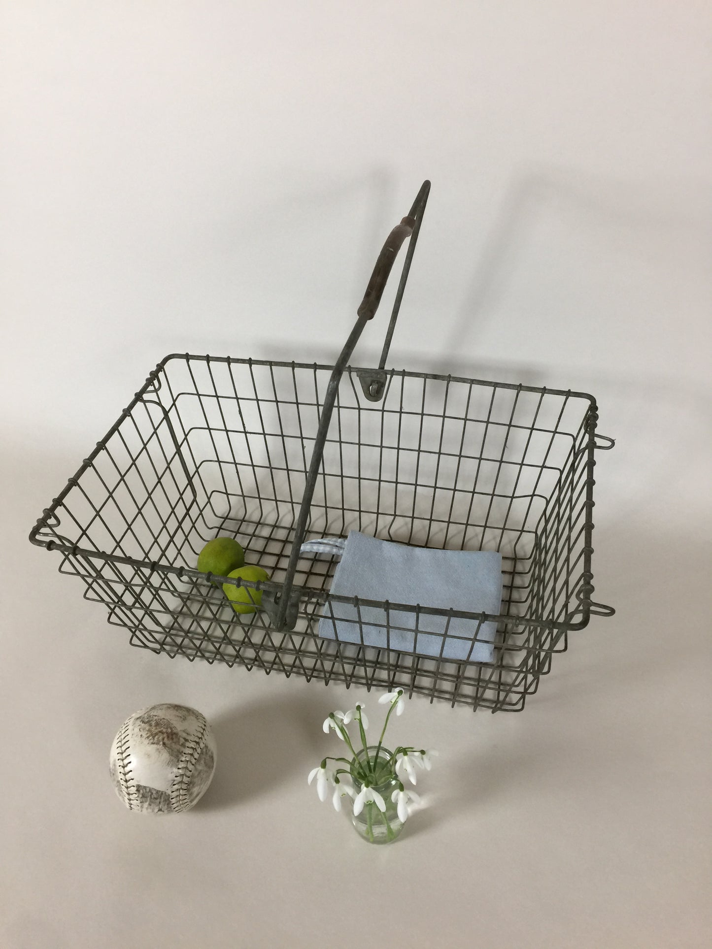 Schöner alter Einkaufswagen