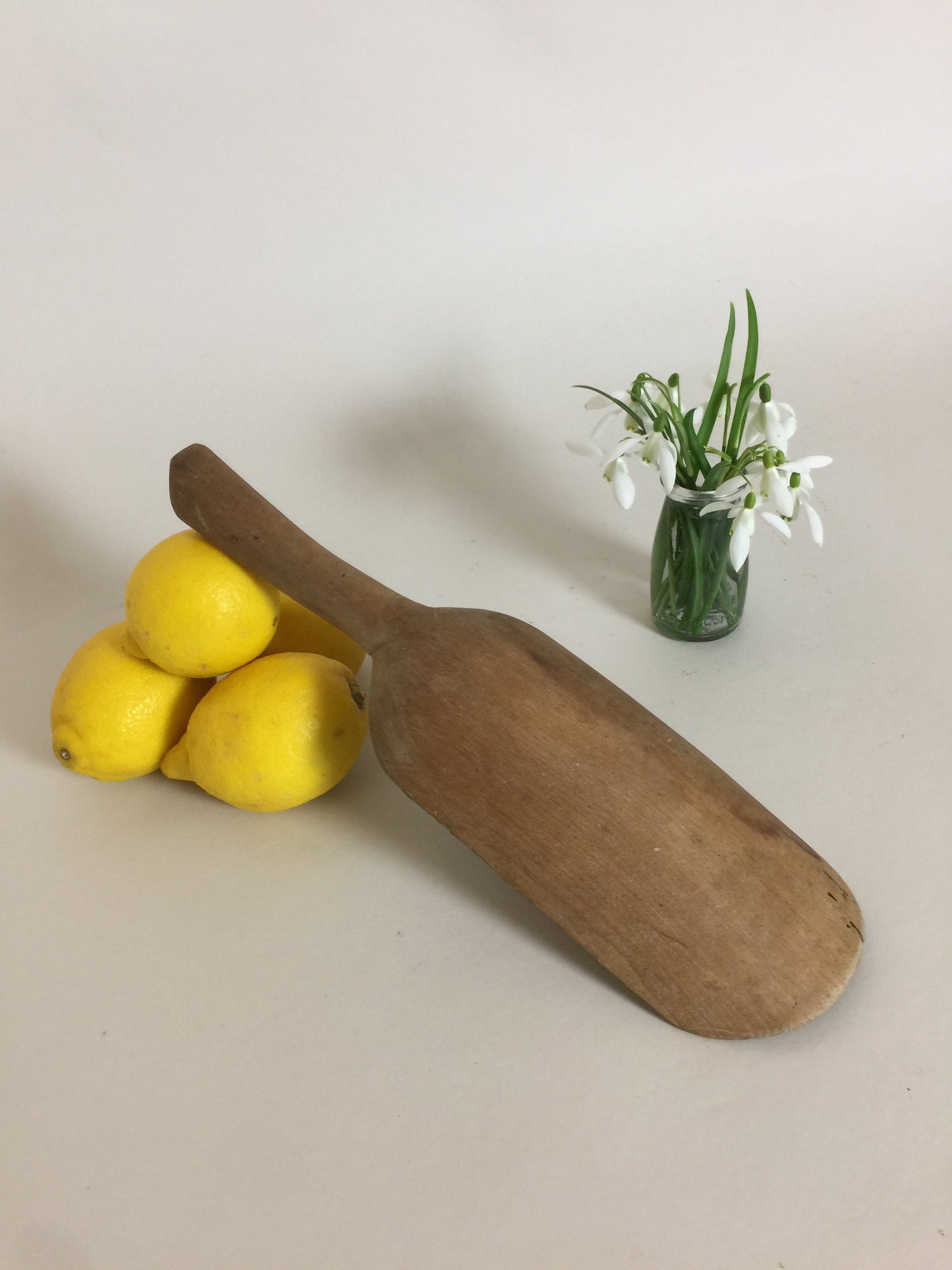 Schöner alter Holzlöffel