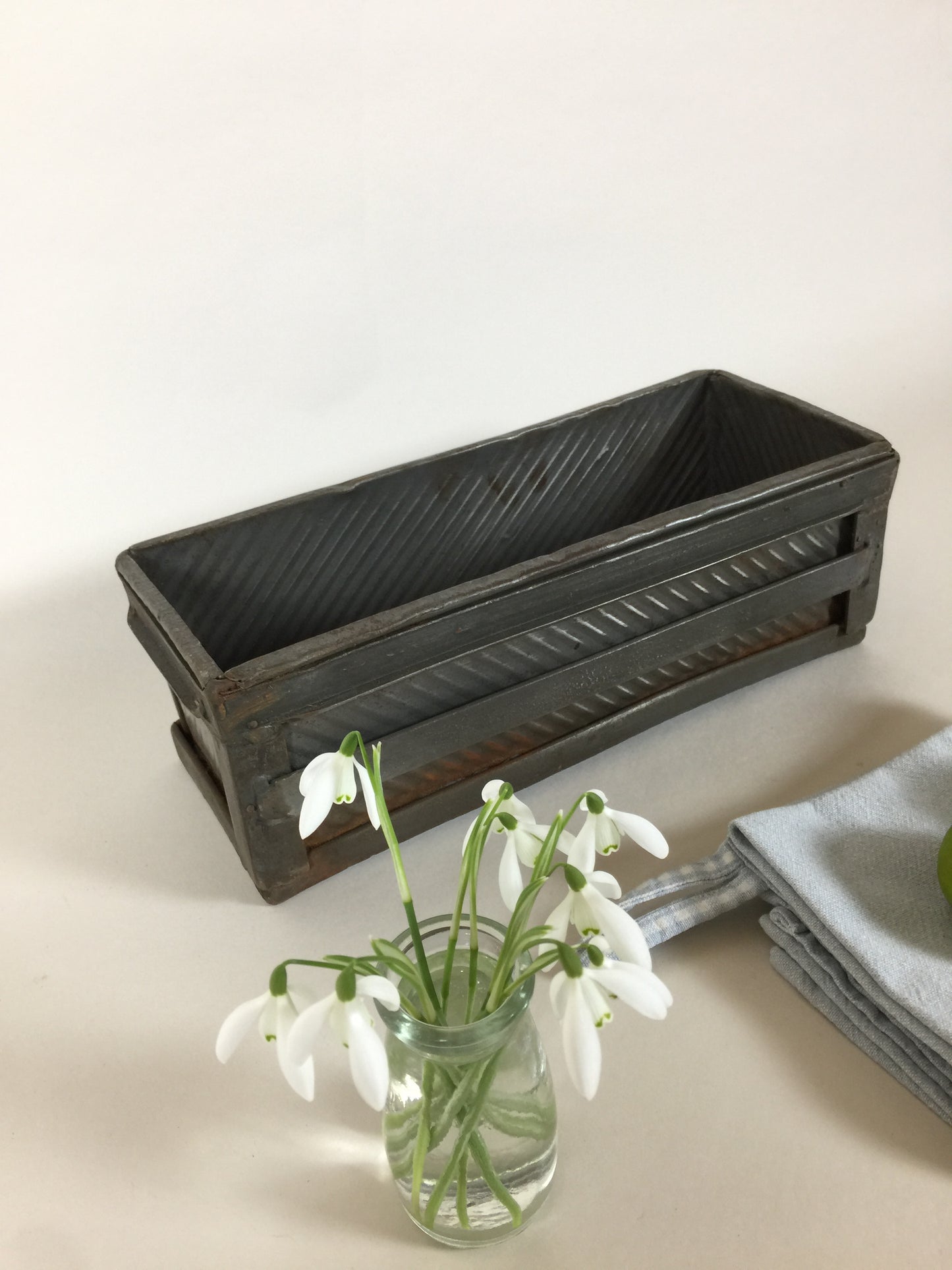 Rohe und dekorative "Backform"