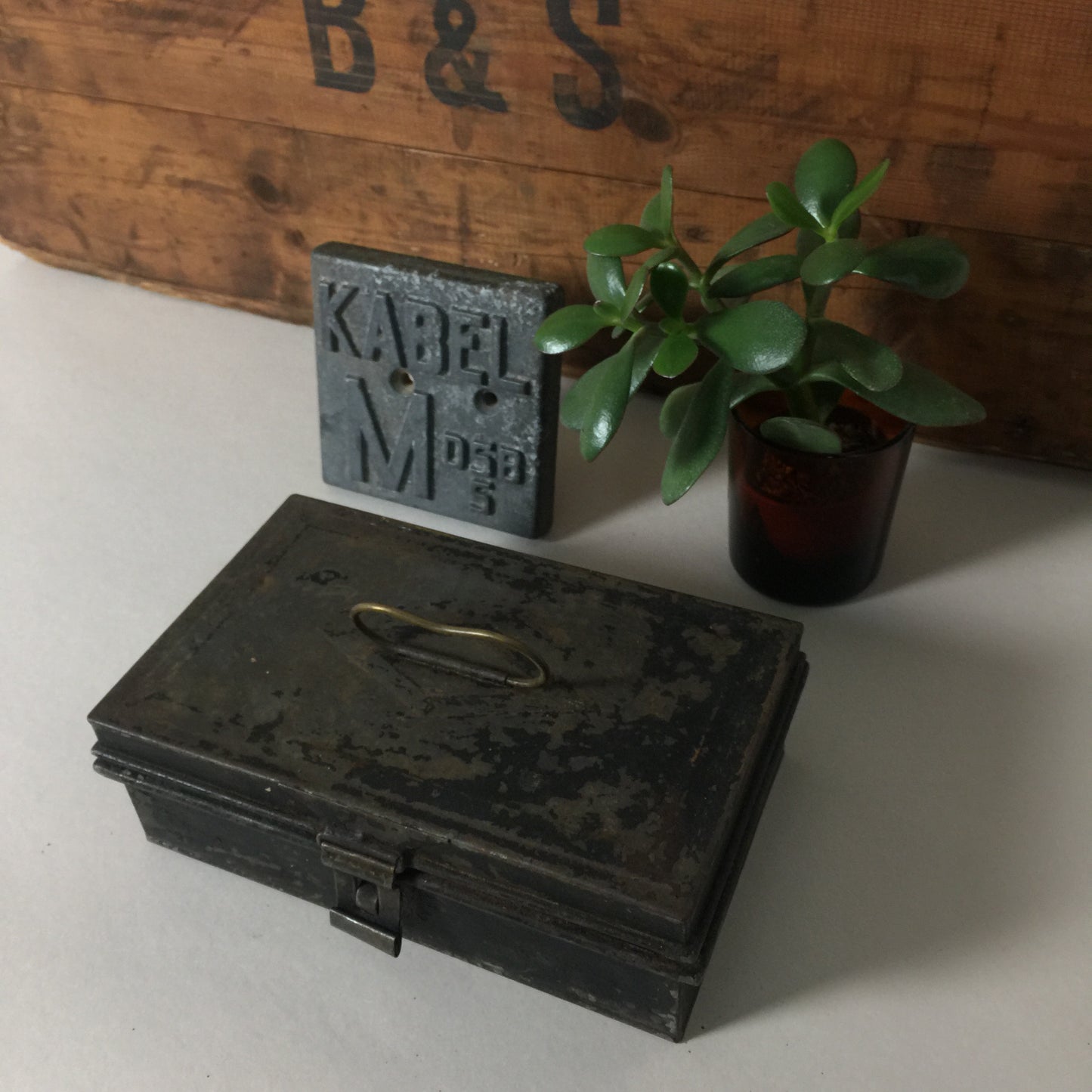 Schöne alte Metallbox