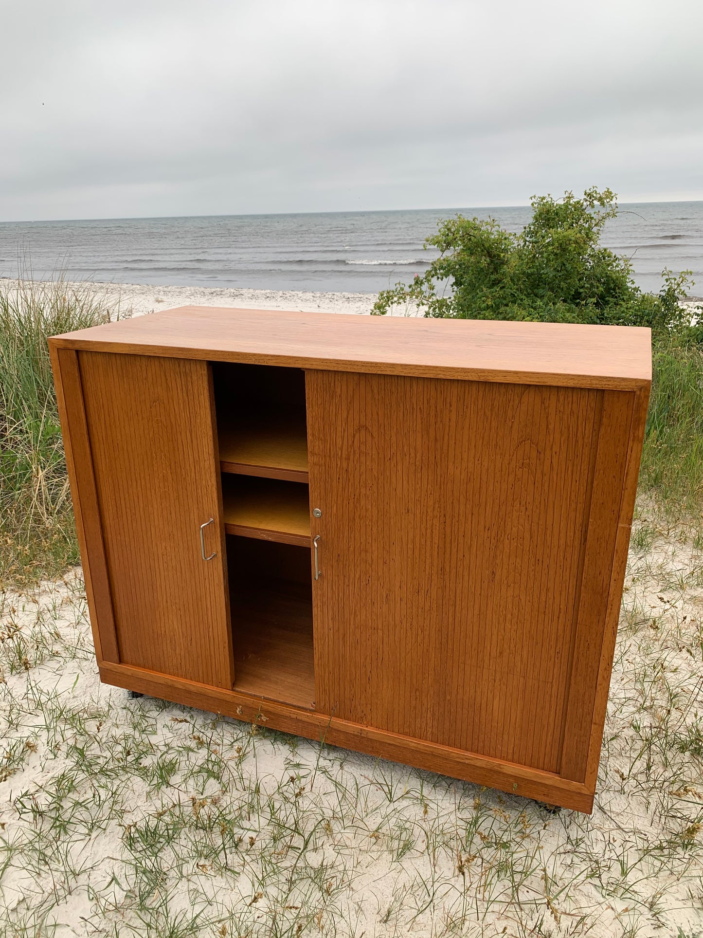 Aktenschrank mit Rollläden