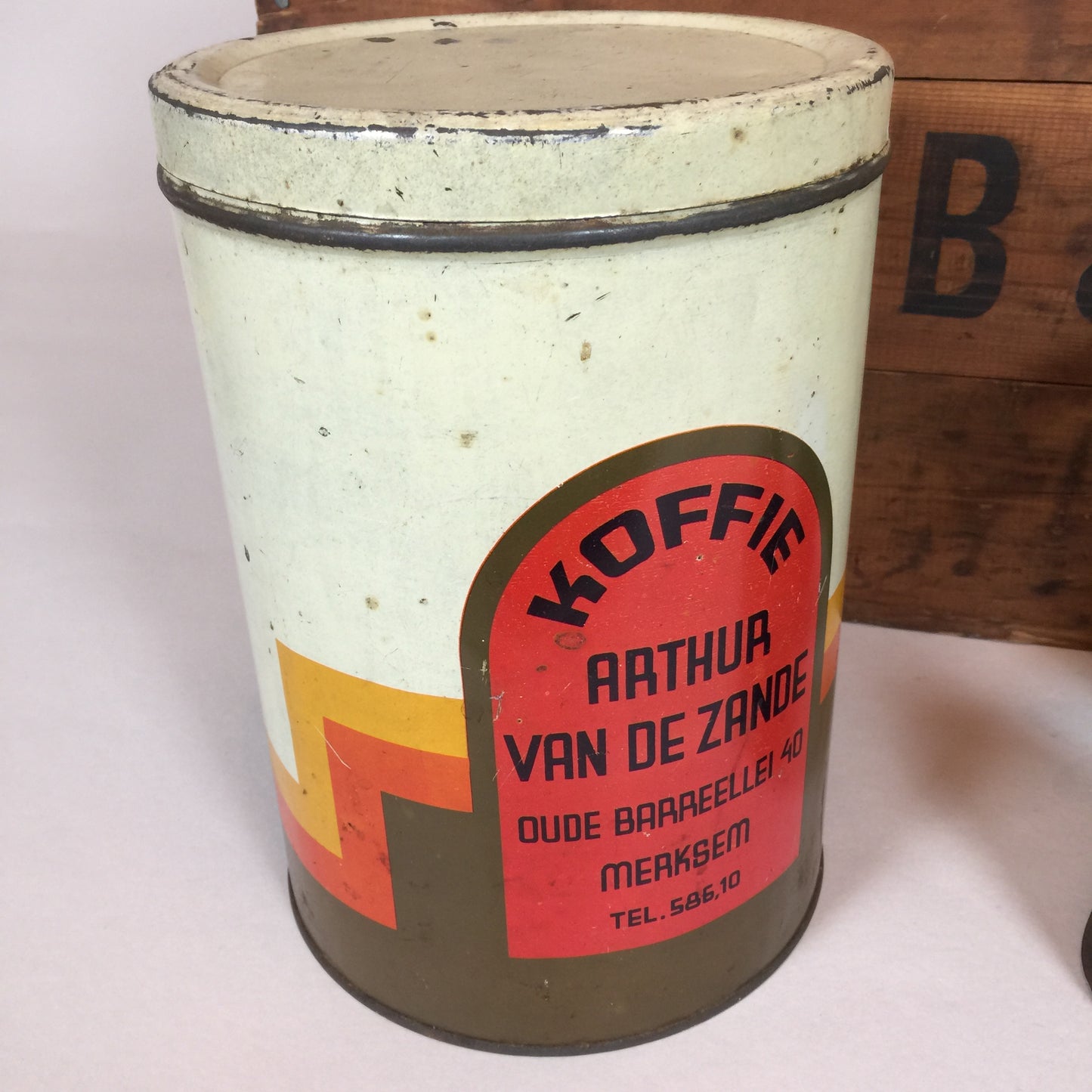 Alte feine Kaffeedose aus Belgien