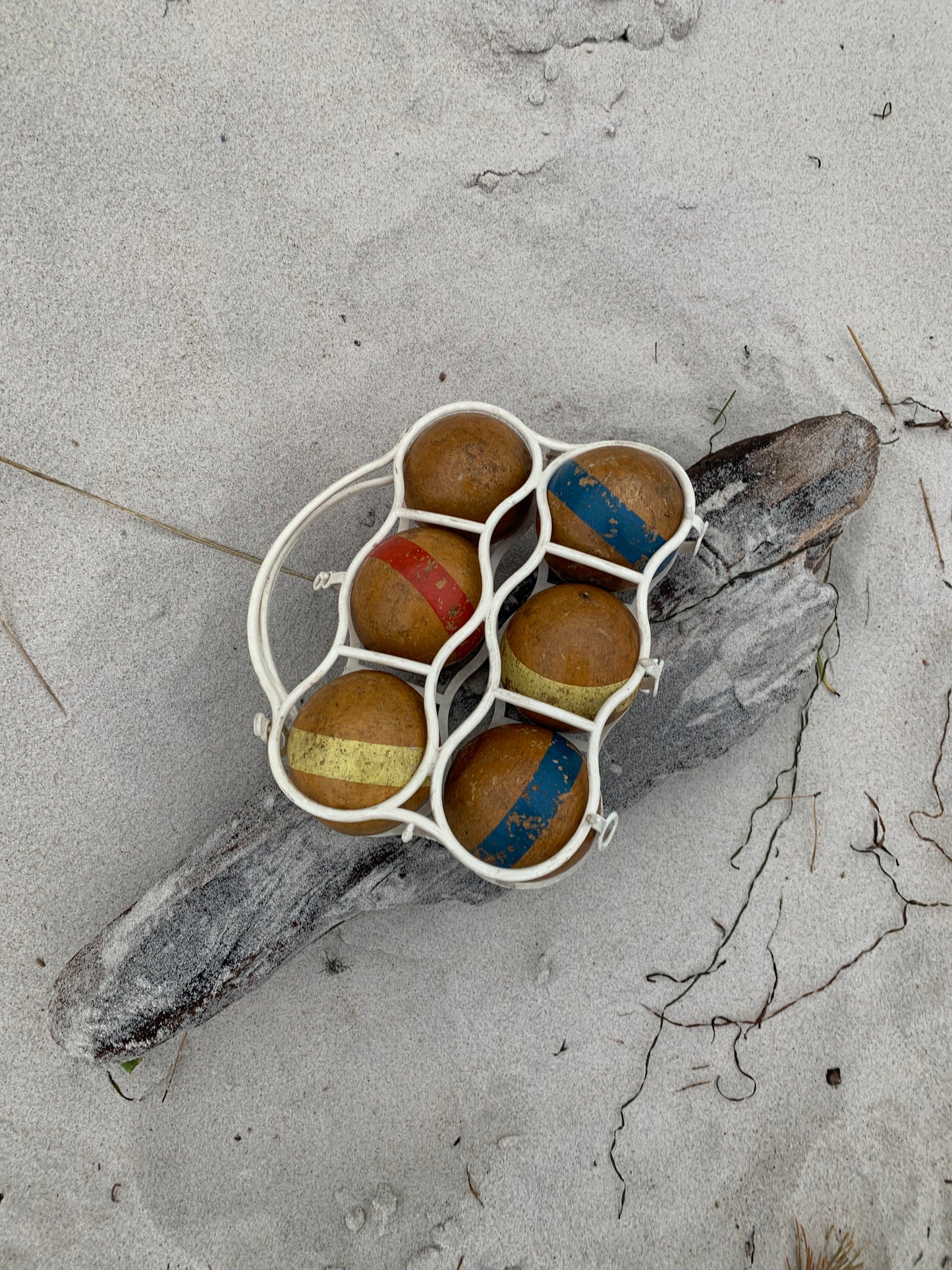 Altes Boule-Spiel mit 6 Holzkugeln