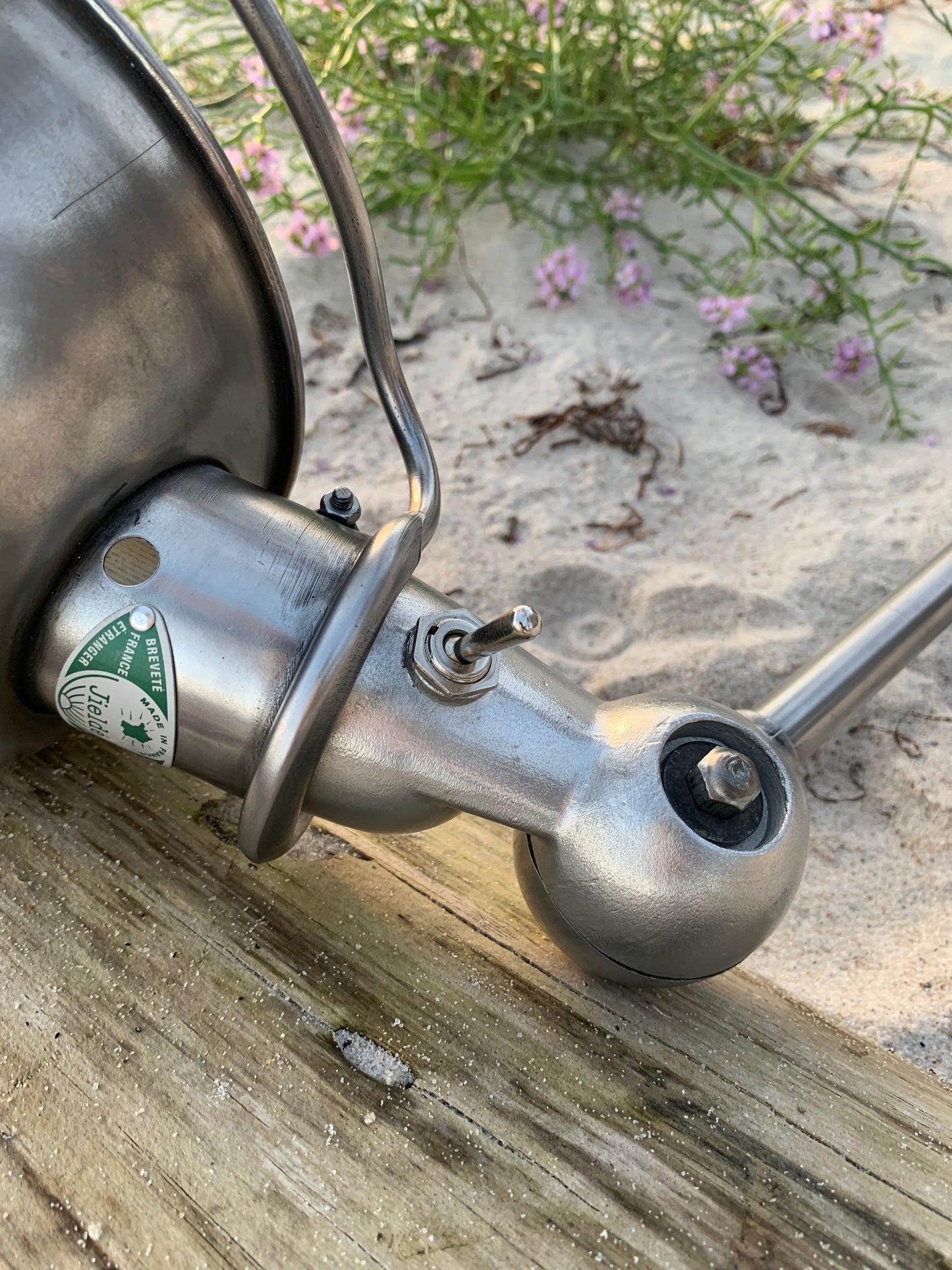 Schöne Jieldé-Lampe mit einem Arm