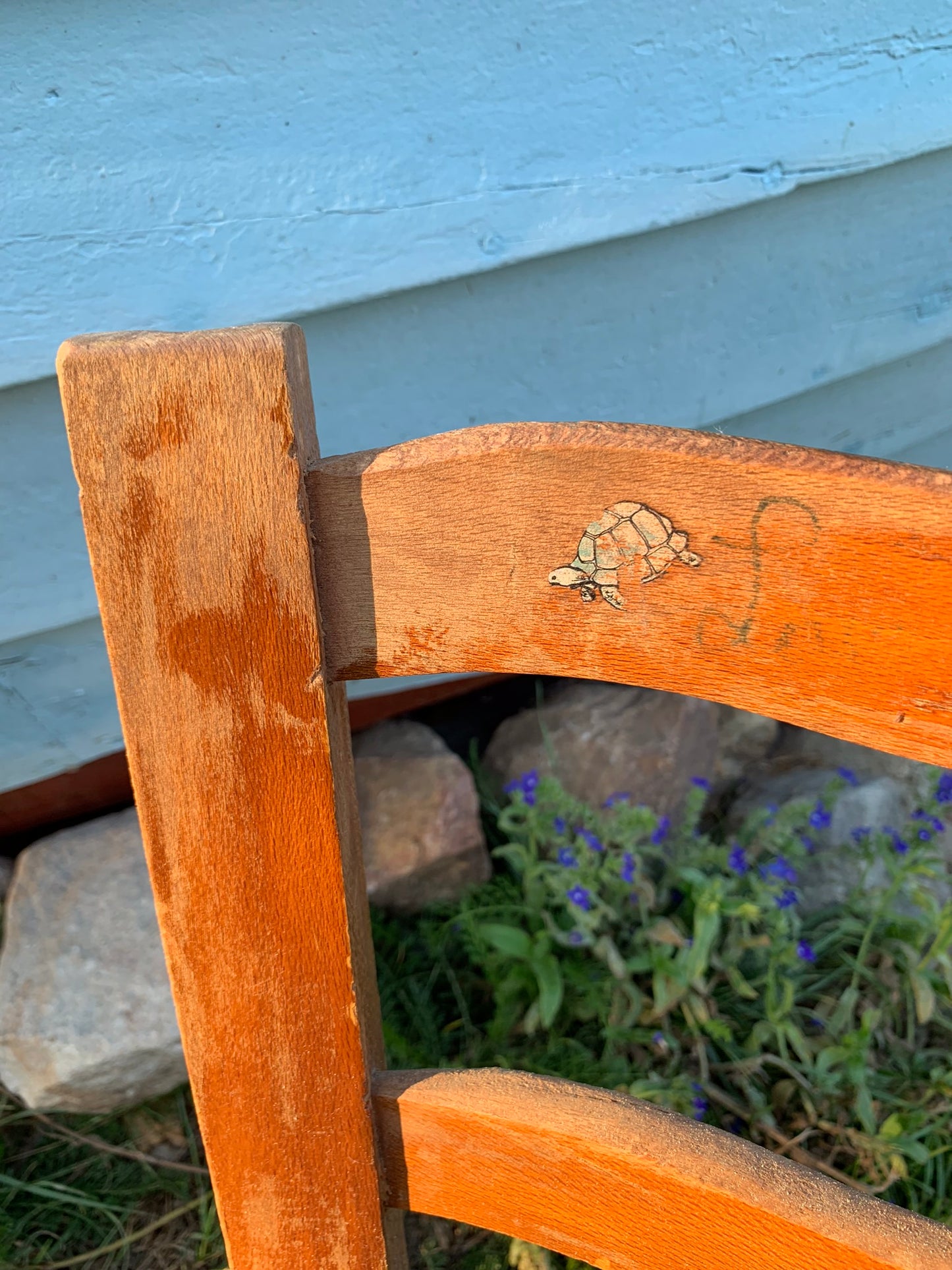 Kinderstuhl mit Korbsitz