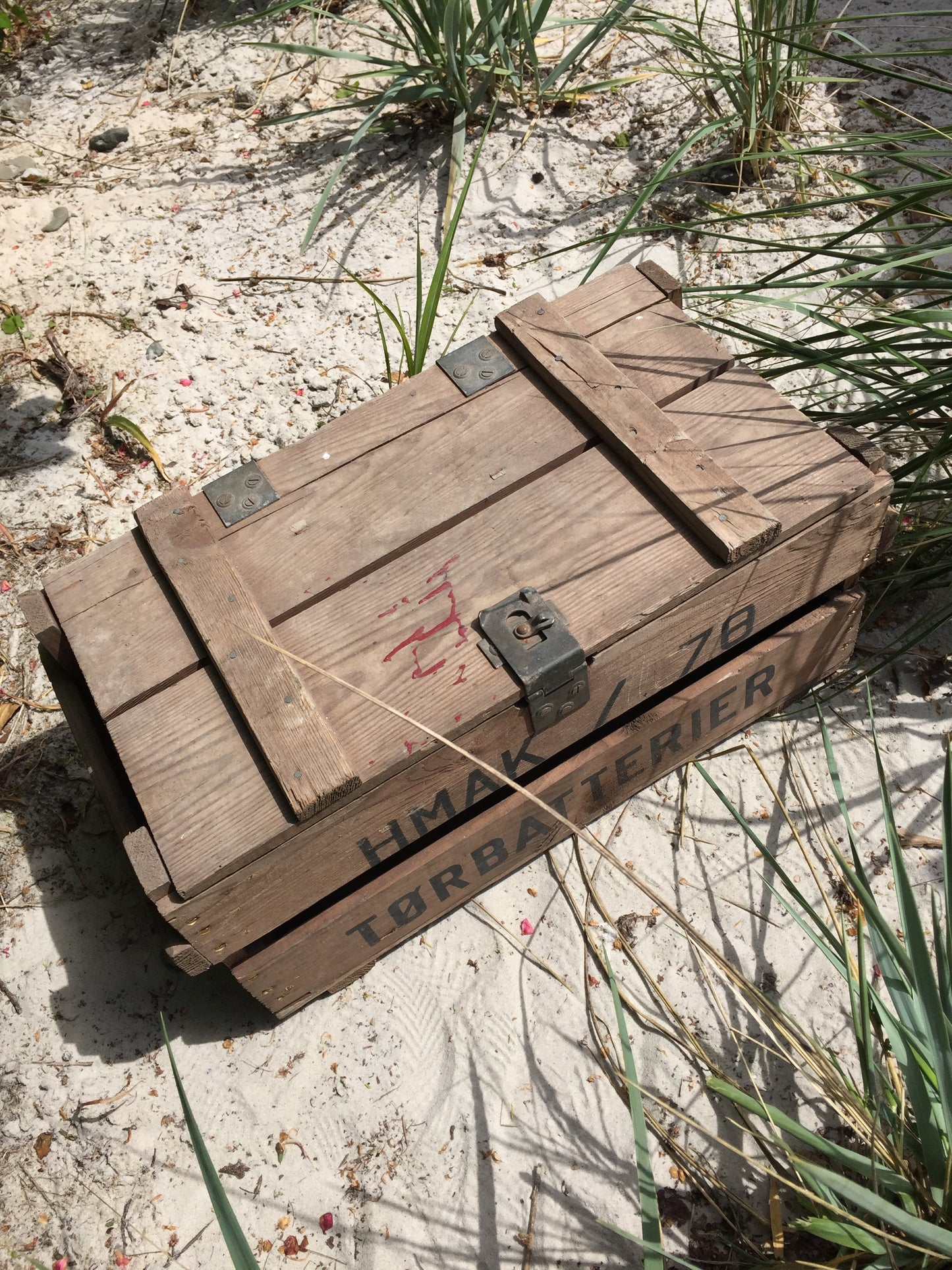 Batteriekasten aus Holz mit Deckel