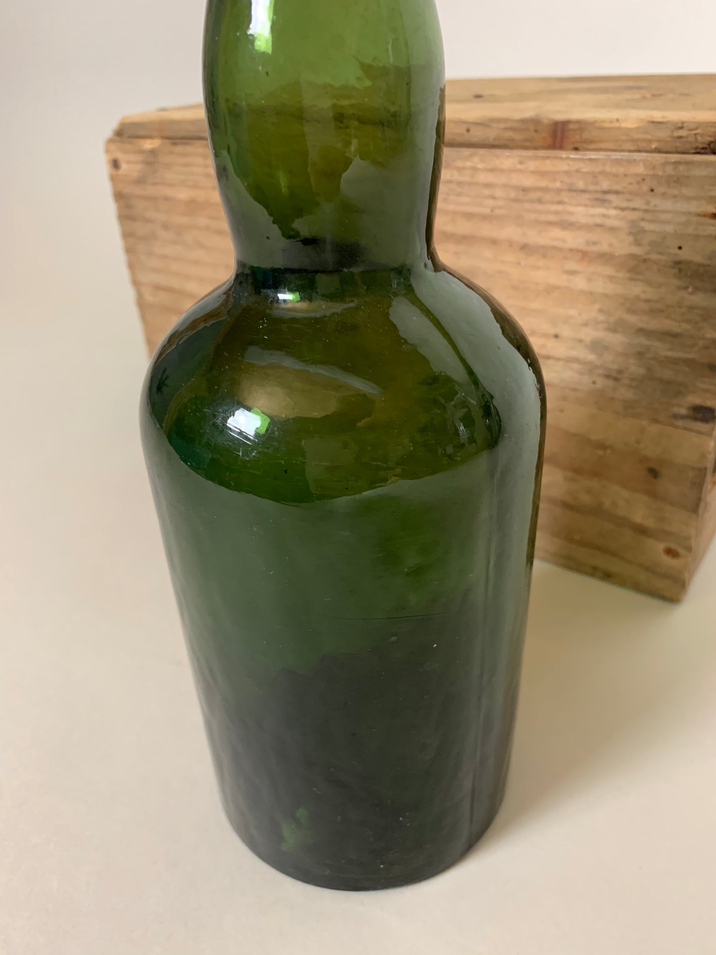 Dekorative alte Flasche - Grün