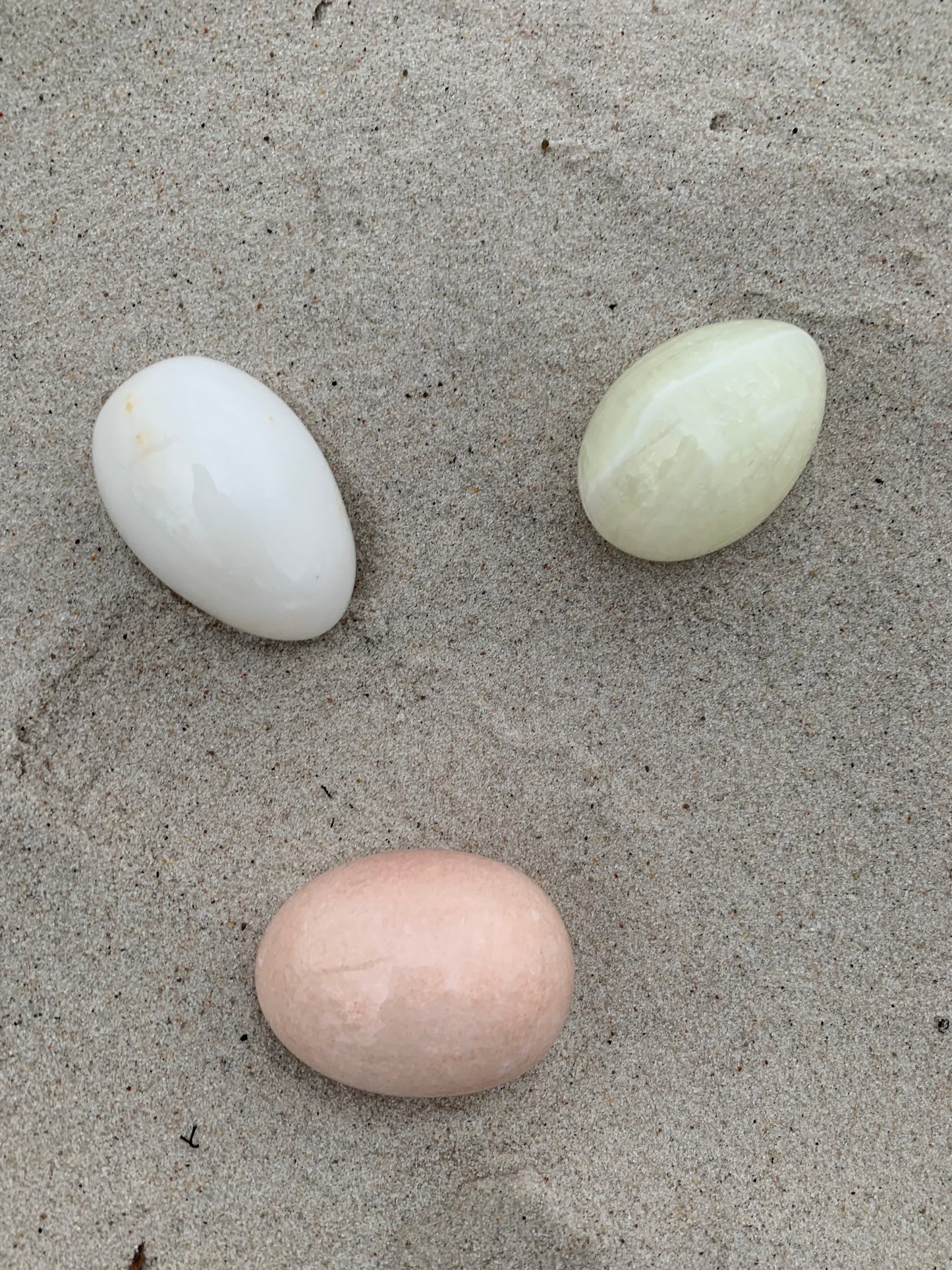 3 dekorative Eier aus Marmor